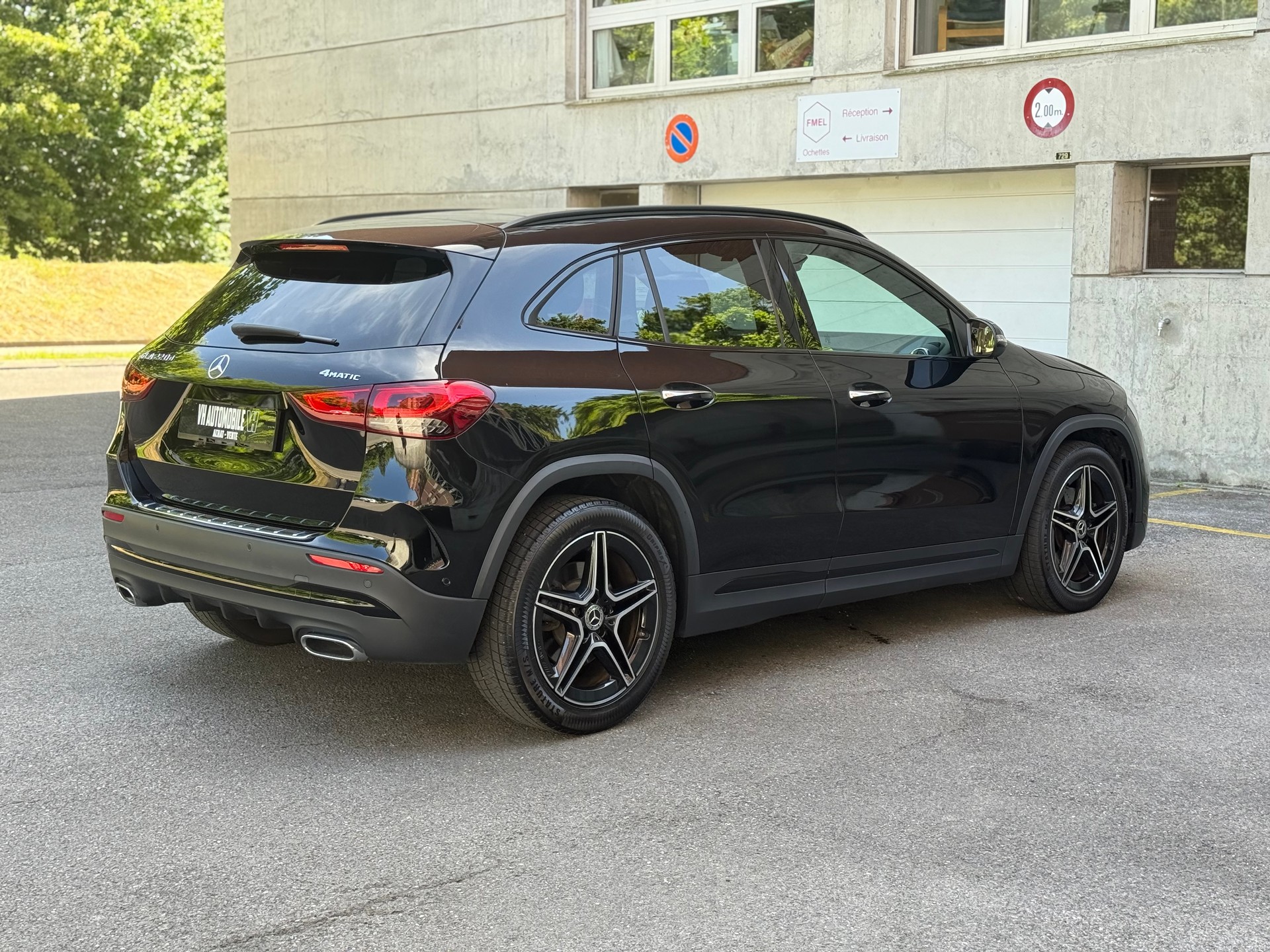 MERCEDES-BENZ GLA 220d 4Matic AMG Line 8G-DCT-image-4