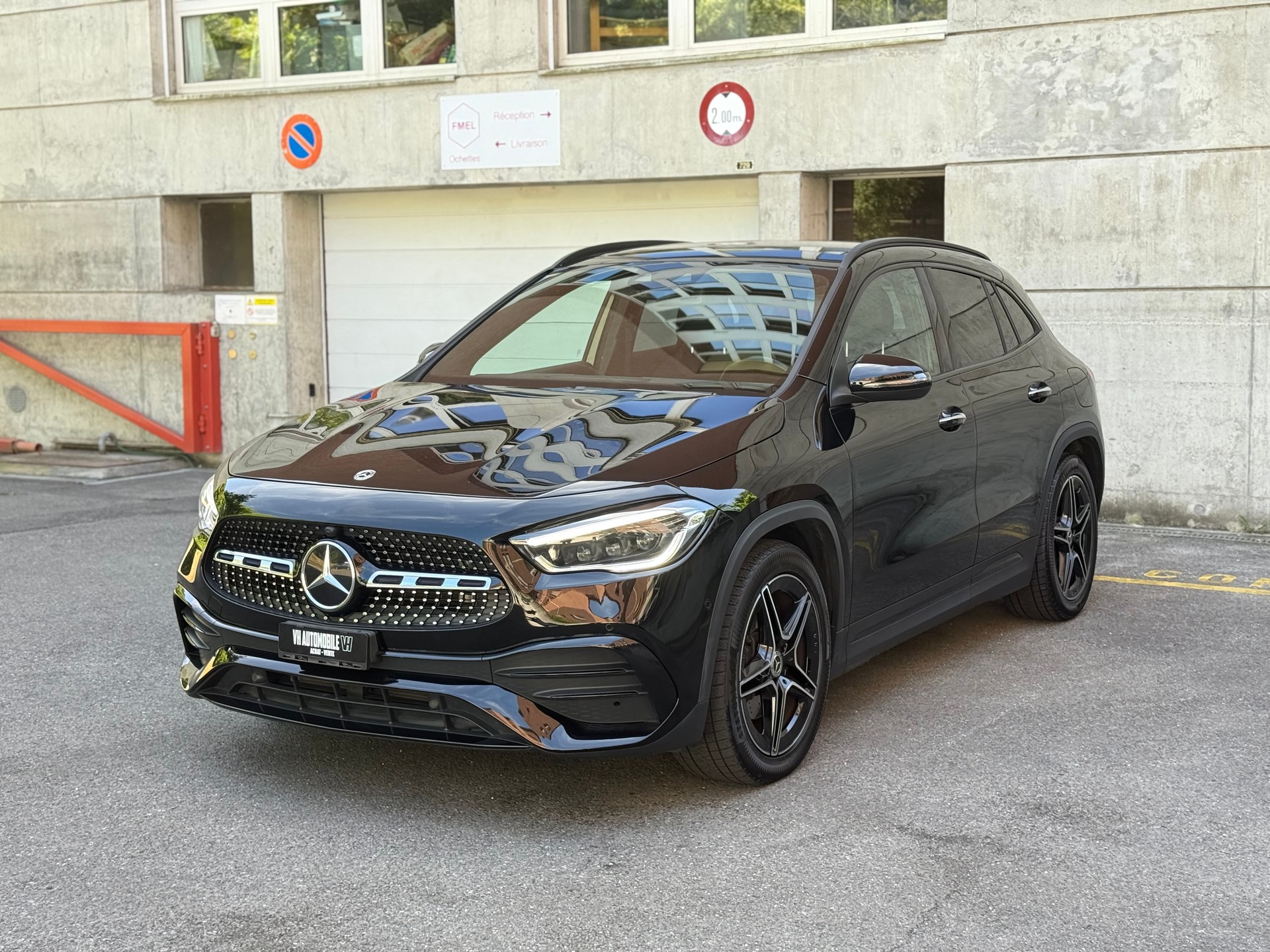 MERCEDES-BENZ GLA 220d 4Matic AMG Line 8G-DCT-image-0