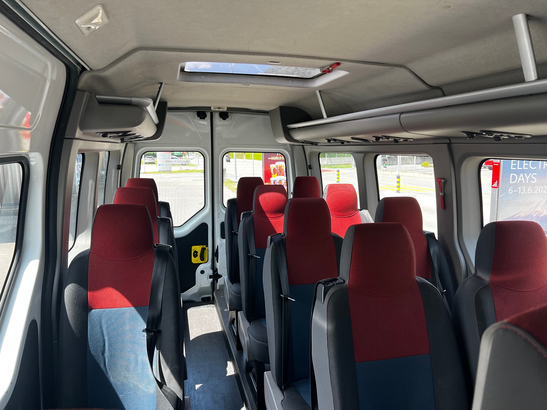 RENAULT Master T39 2.3dCi Minibus 14 L3H2-image-7