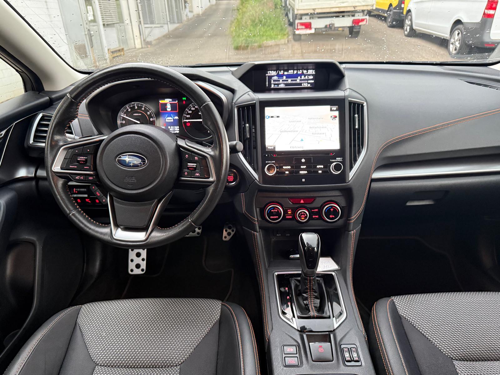 SUBARU XV 2.0 Swiss Plus AWD Lineartronic ** Teil-Leder ** Gr-Navi ** RF-Kamera ** Totwinkel-Assistent ** Frisch Ab MFK & Service **-image-11