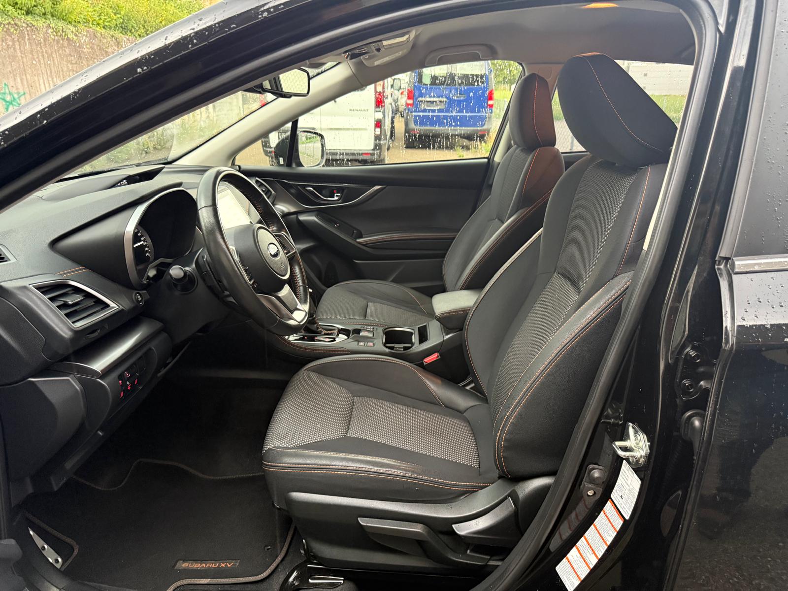 SUBARU XV 2.0 Swiss Plus AWD Lineartronic ** Teil-Leder ** Gr-Navi ** RF-Kamera ** Totwinkel-Assistent ** Frisch Ab MFK & Service **-image-12