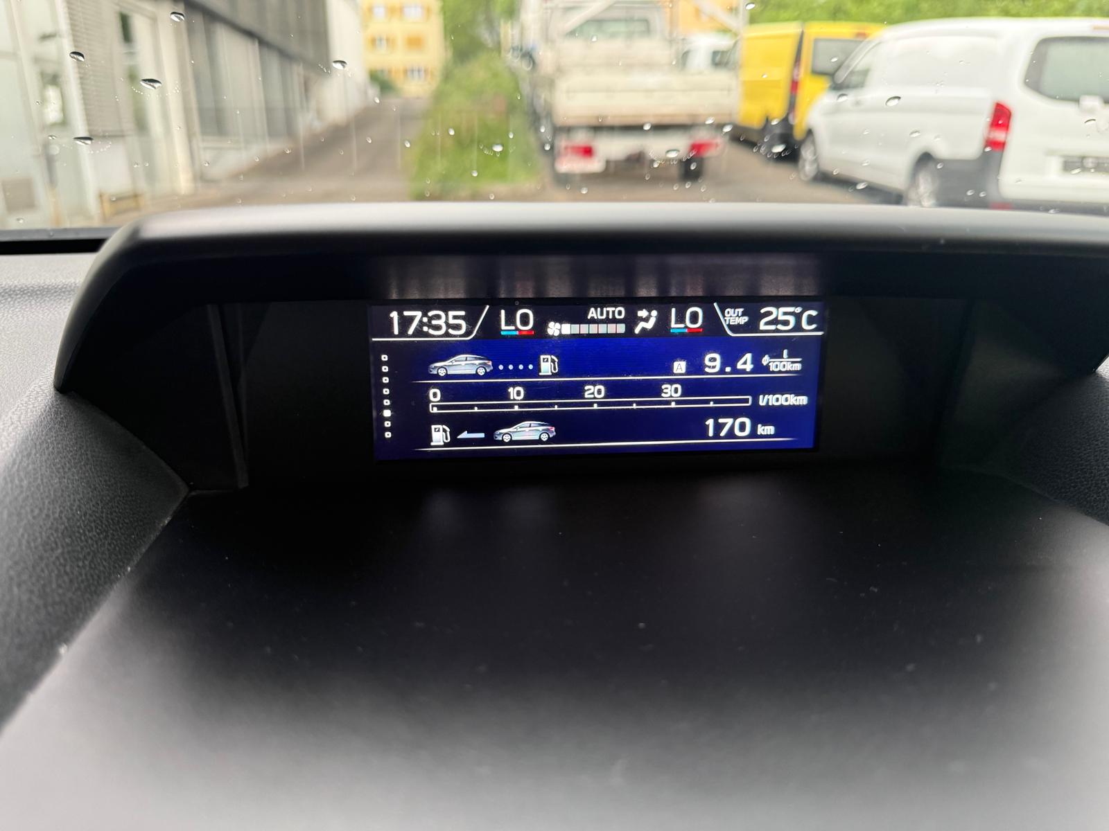 SUBARU XV 2.0 Swiss Plus AWD Lineartronic ** Teil-Leder ** Gr-Navi ** RF-Kamera ** Totwinkel-Assistent ** Frisch Ab MFK & Service **-image-9