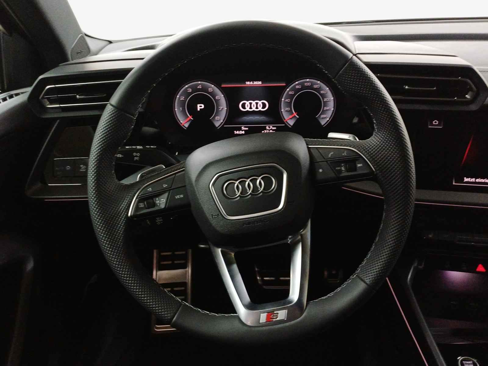 AUDI A3 Sportback TFSI 110 kW S tronic-image-9