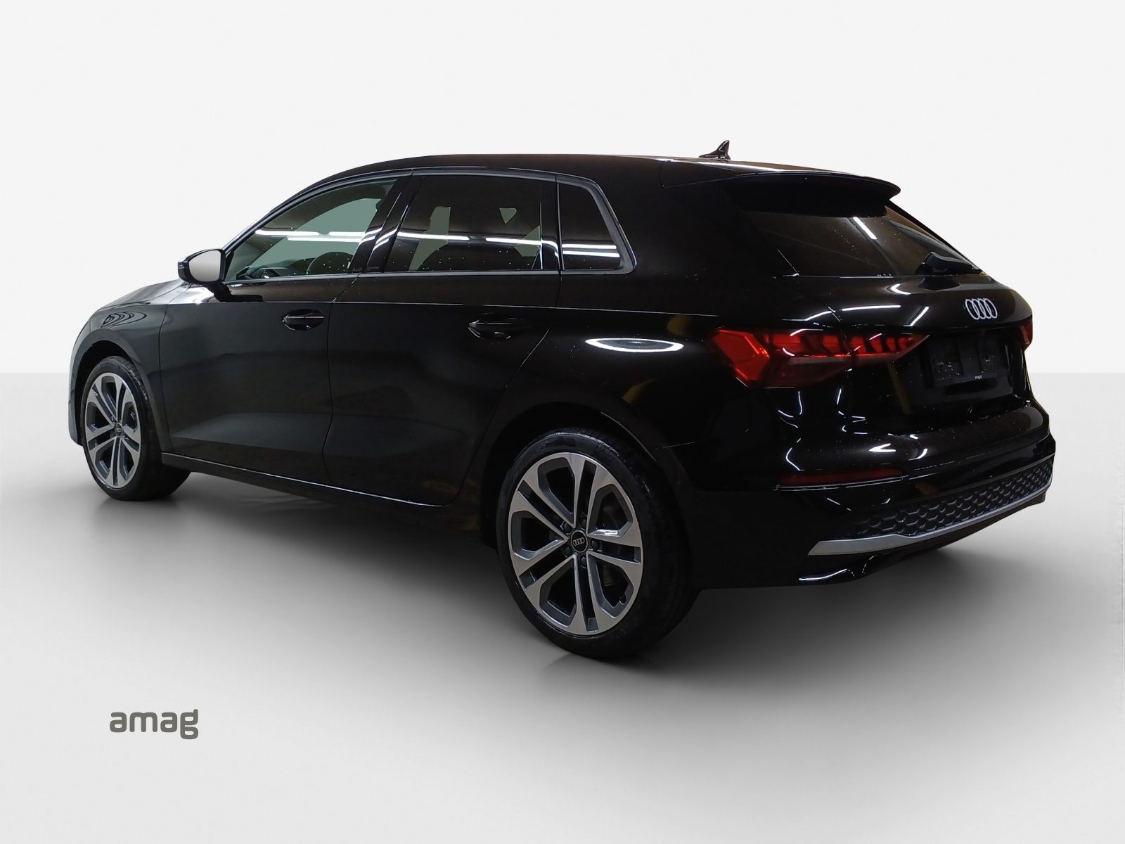 AUDI A3 Sportback TFSI 110 kW S tronic-image-2