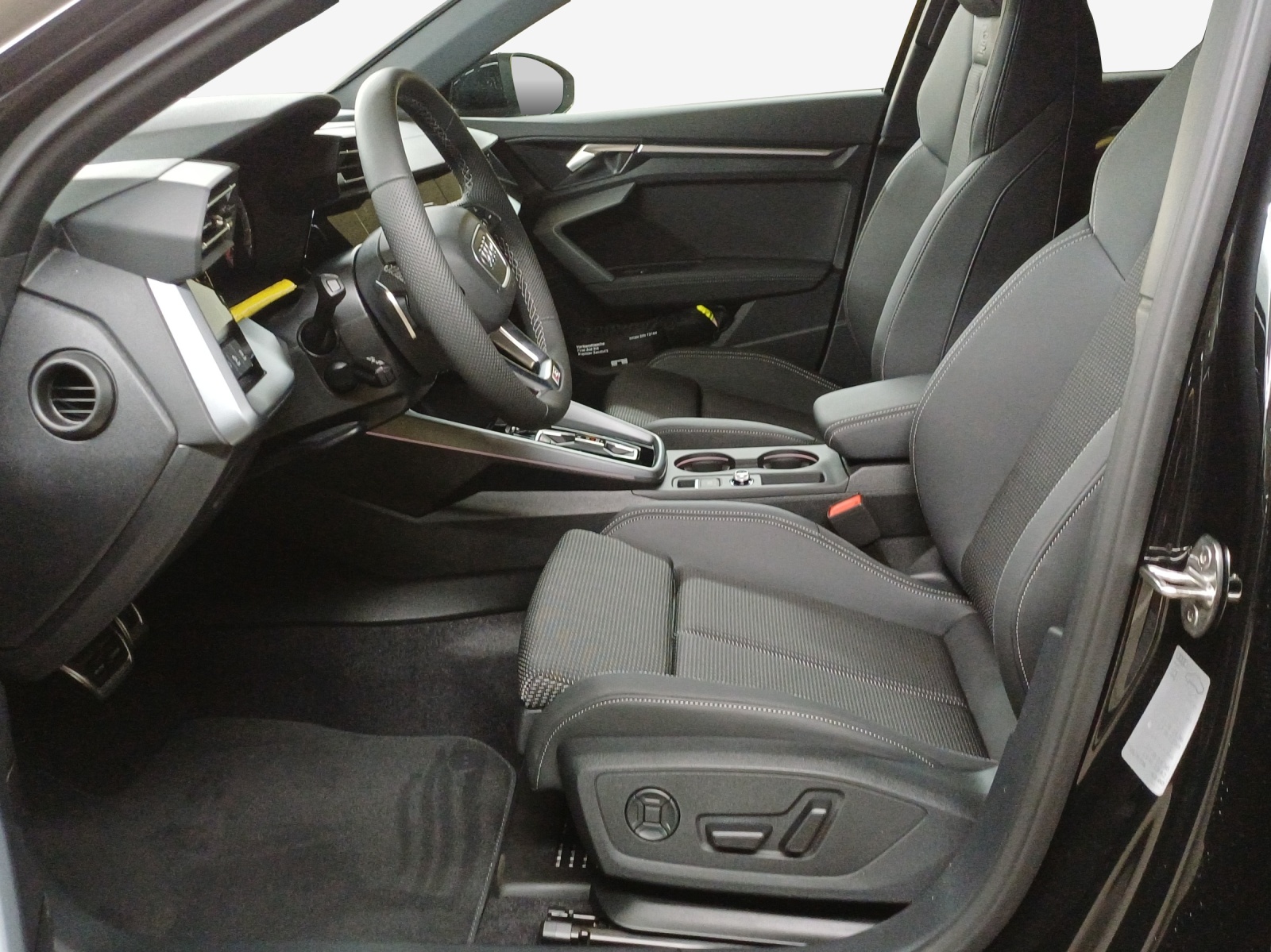 AUDI A3 Sportback TFSI 110 kW S tronic-image-7