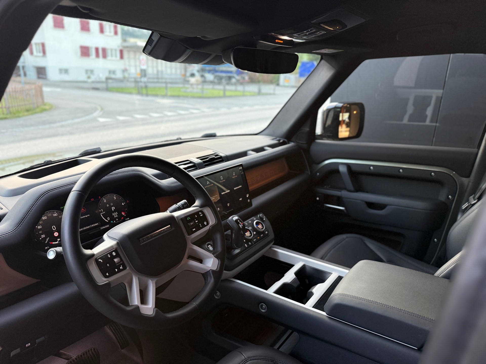 LAND ROVER Land Rover Defender 110 D300 AWD X-DYNAMIC SE-image-6