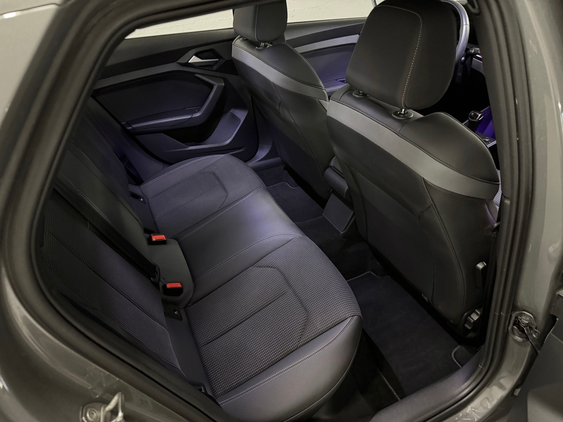 AUDI A1 Sportback 35 TFSI S Line S-tronic-image-8