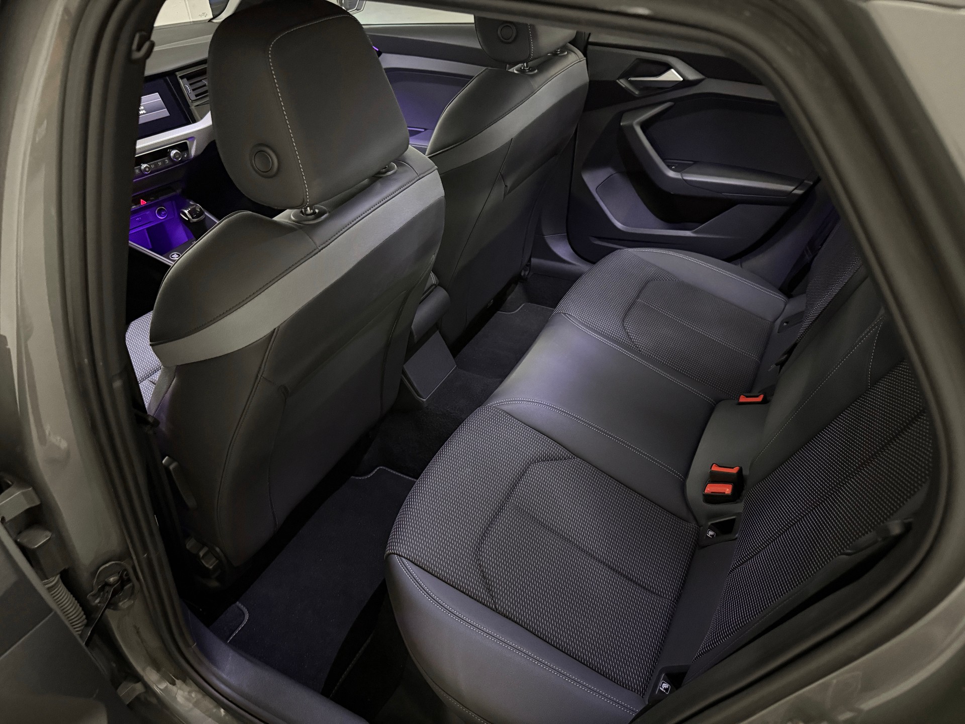 AUDI A1 Sportback 35 TFSI S Line S-tronic-image-7