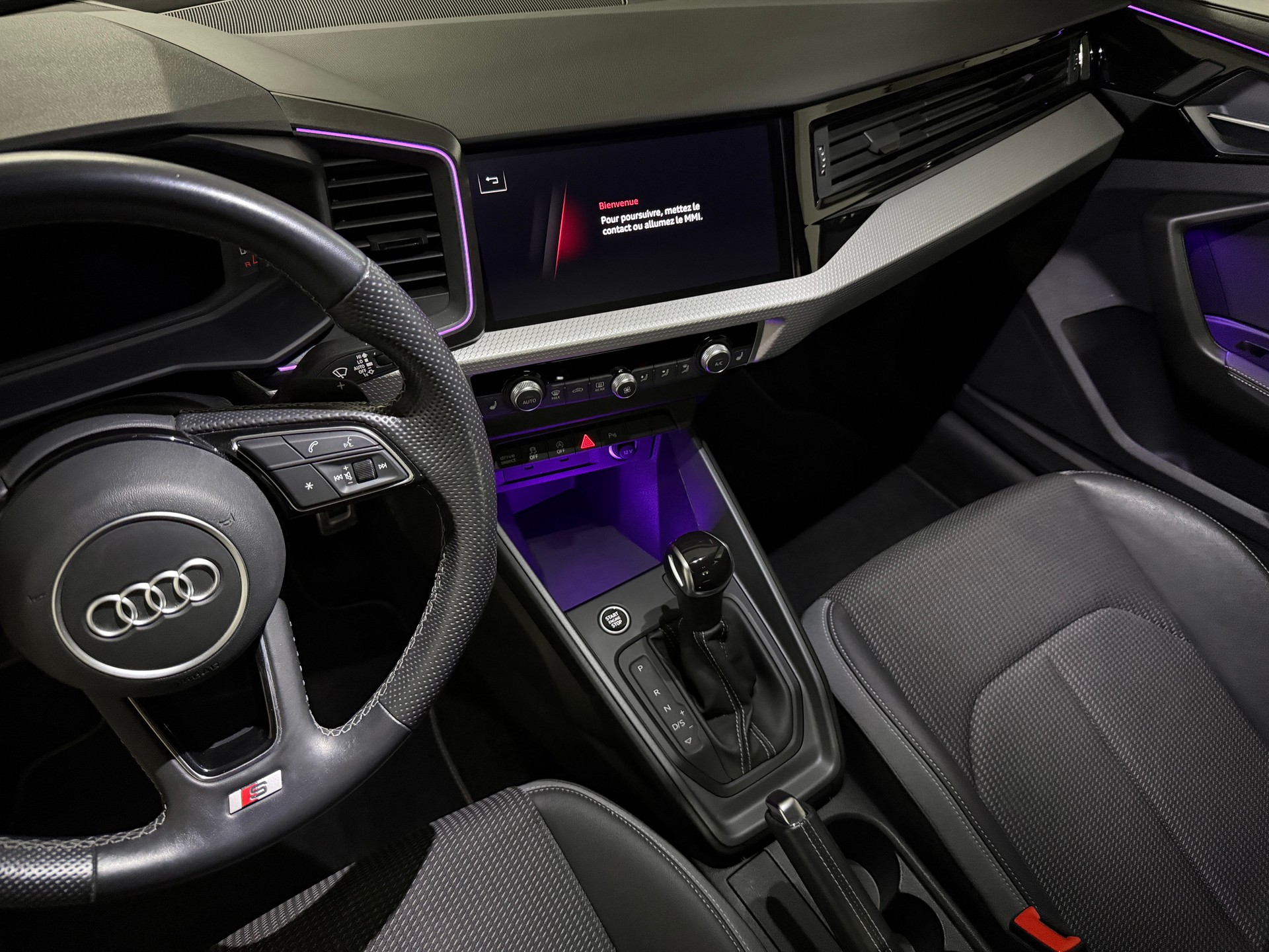AUDI A1 Sportback 35 TFSI S Line S-tronic-image-11