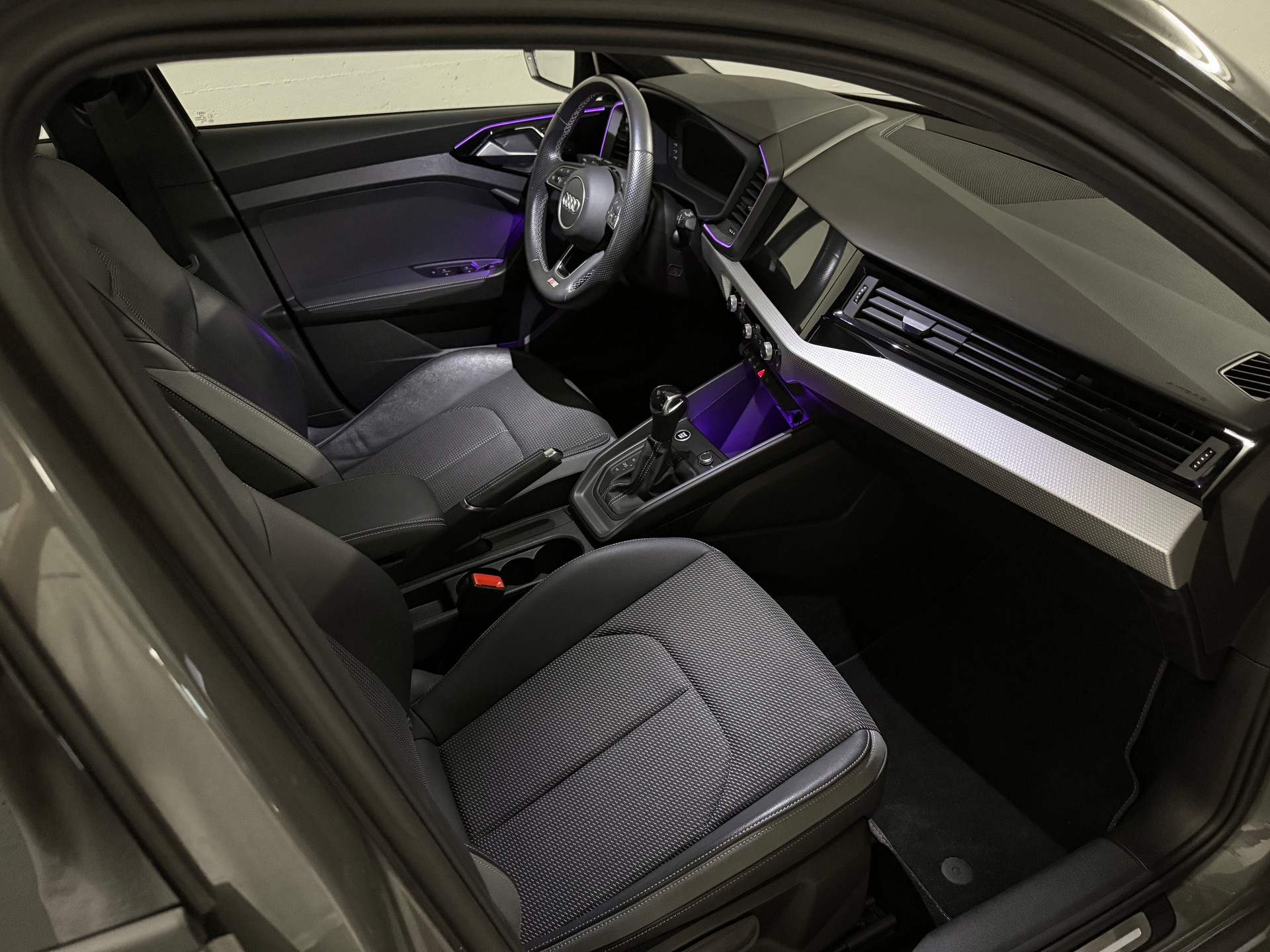AUDI A1 Sportback 35 TFSI S Line S-tronic-image-9