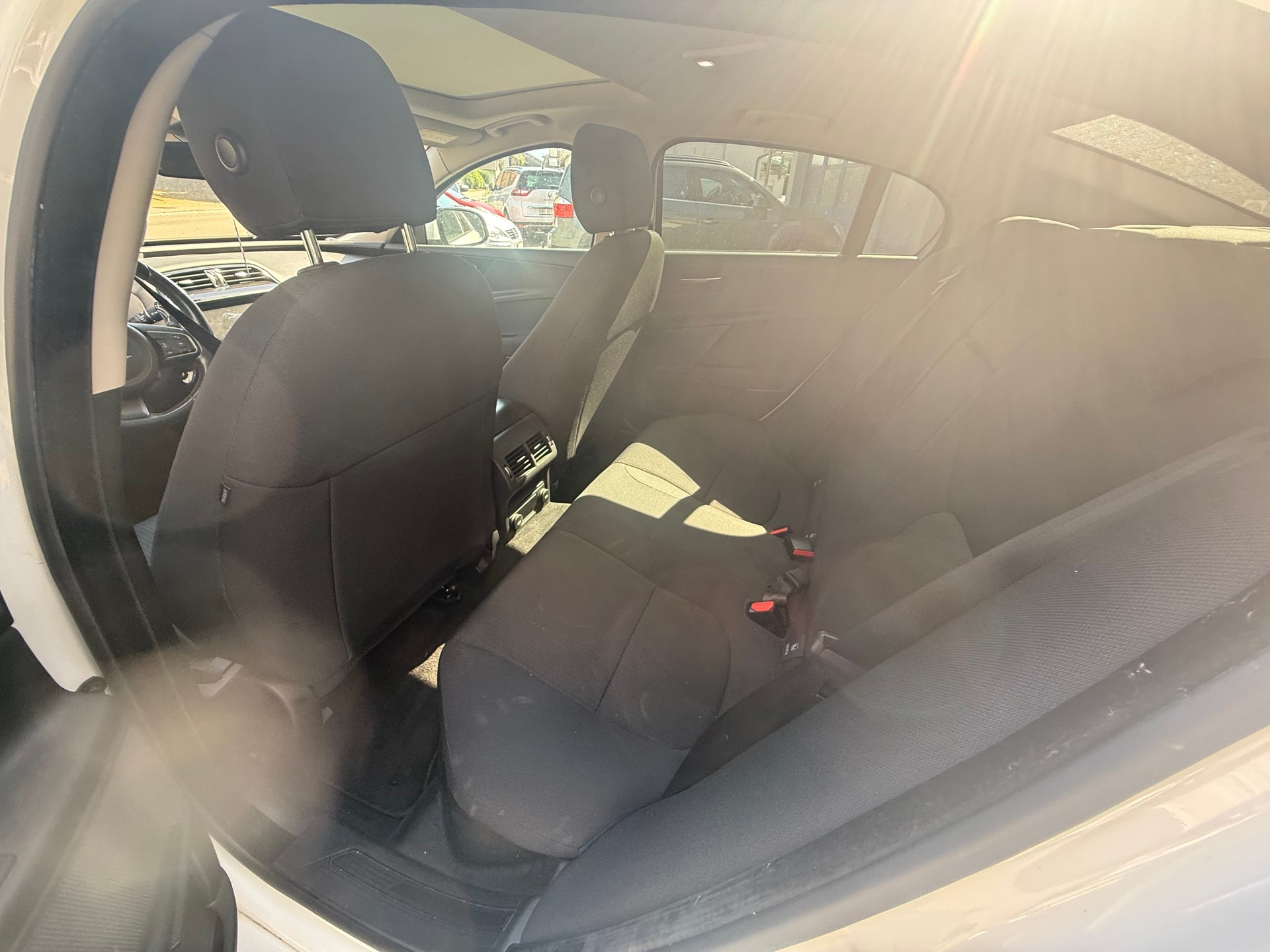 JAGUAR XE 20d Pure Automat-image-9