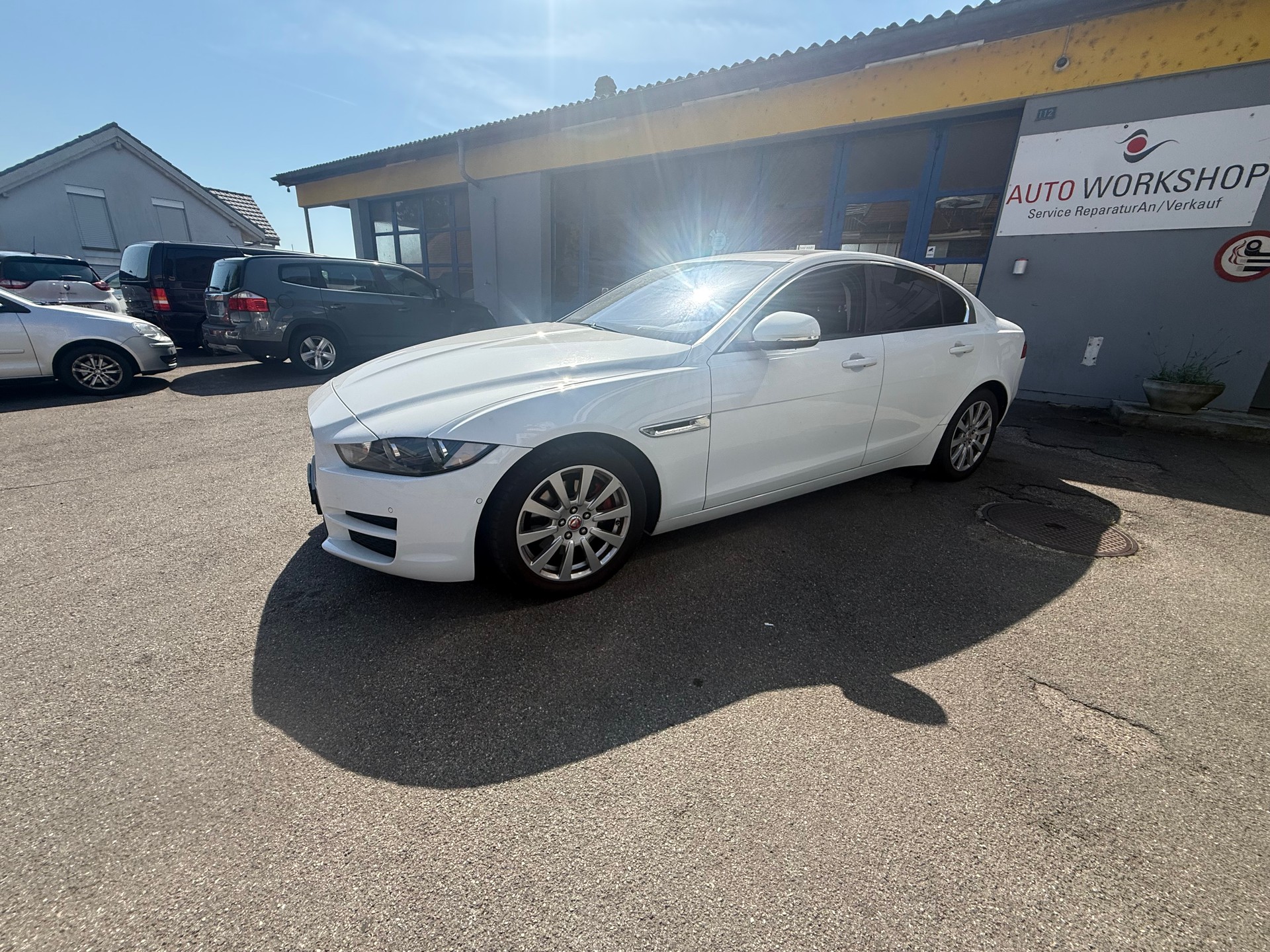 JAGUAR XE 20d Pure Automat-image-6