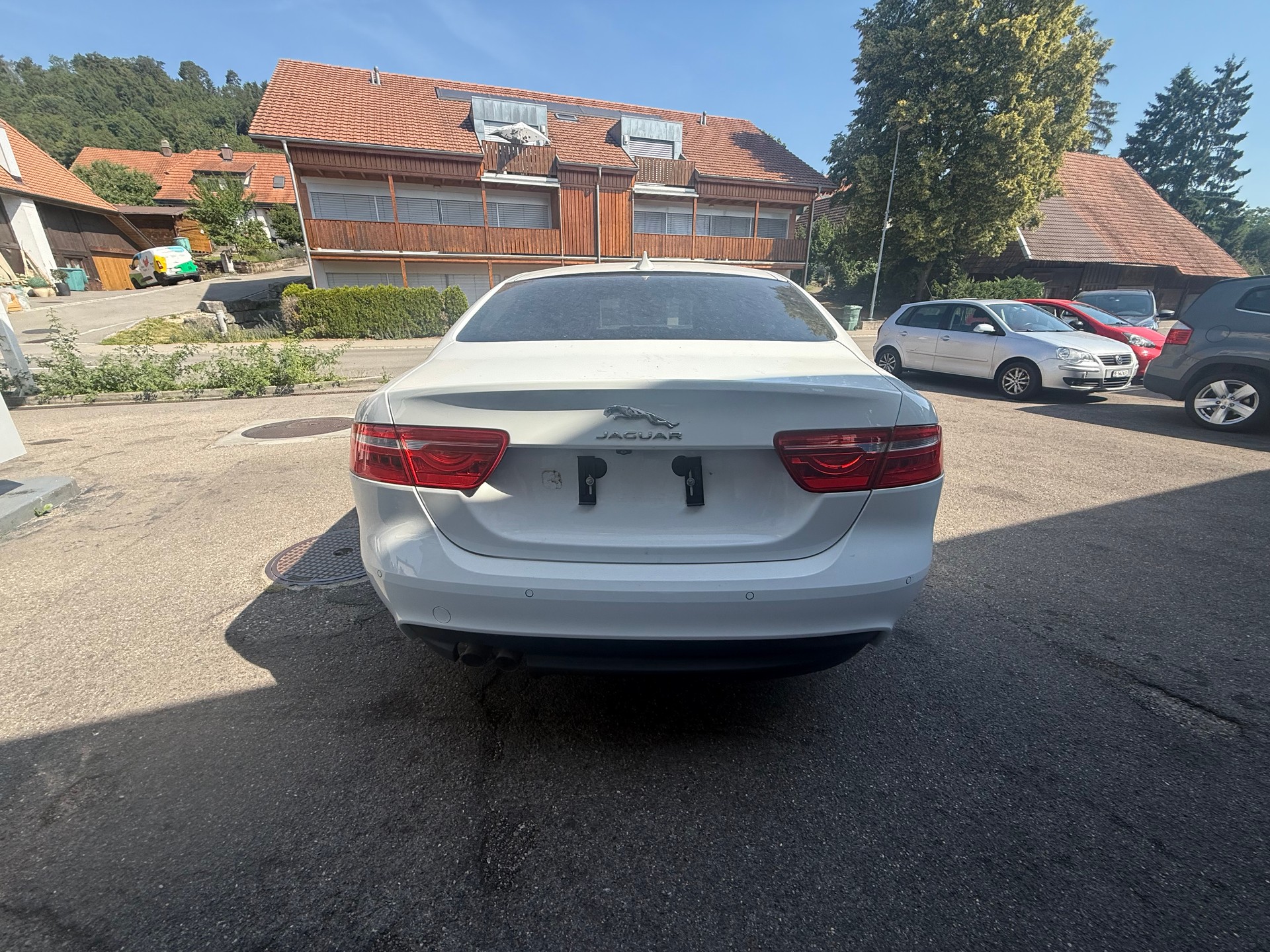 JAGUAR XE 20d Pure Automat-image-3