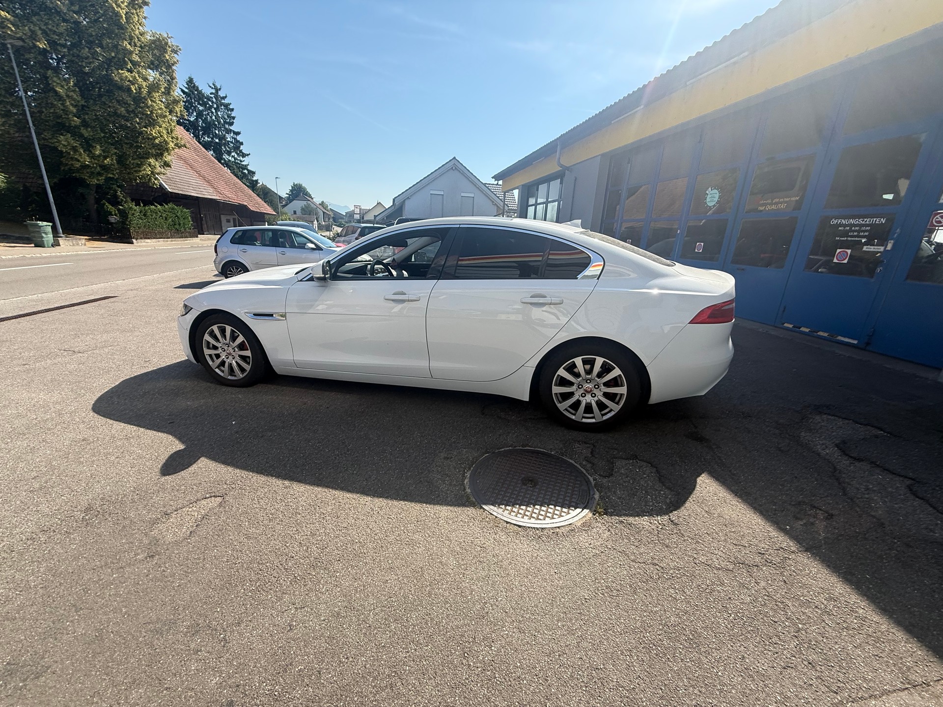 JAGUAR XE 20d Pure Automat-image-5