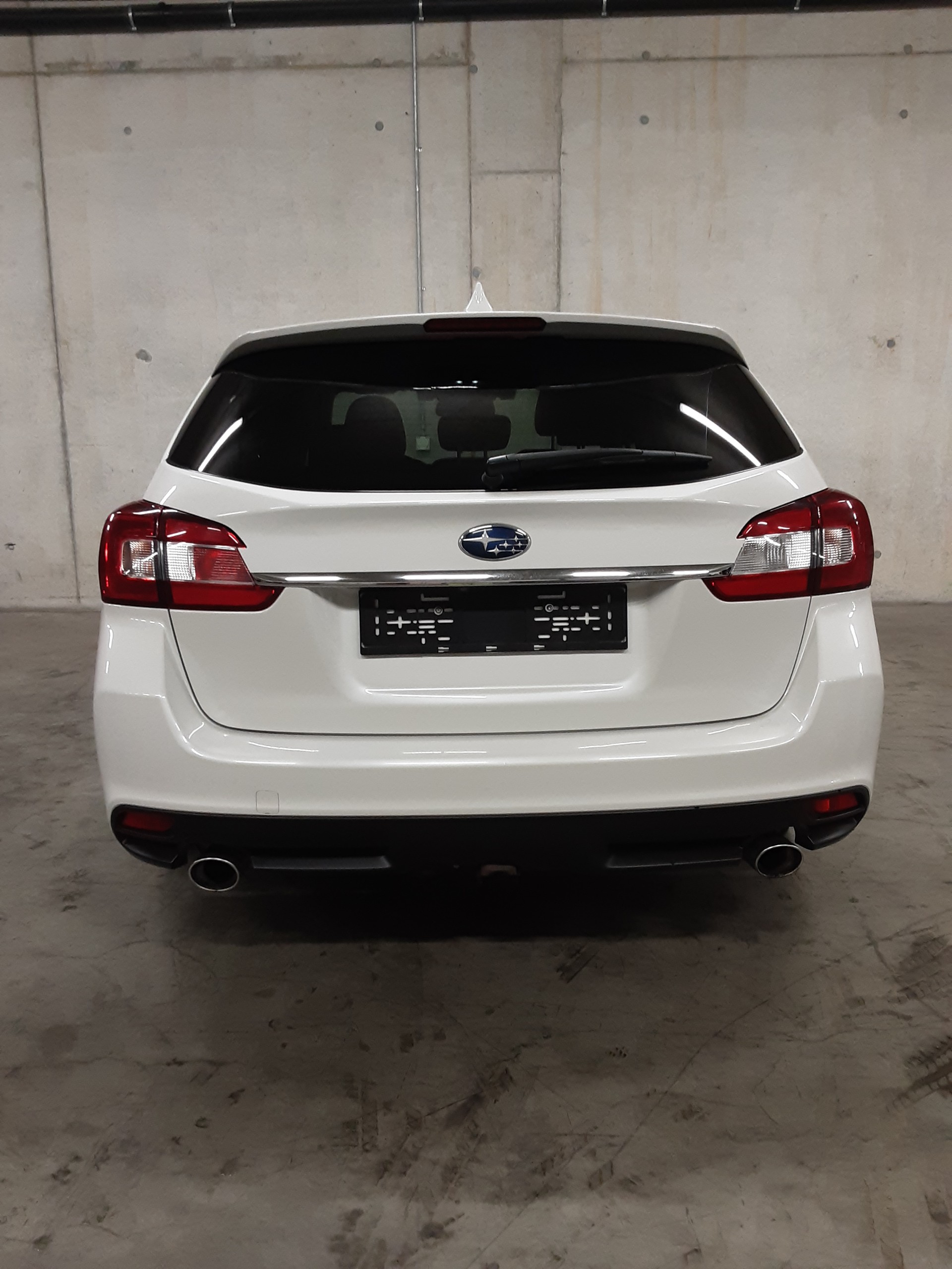 SUBARU 2.0i Luxury-image-5
