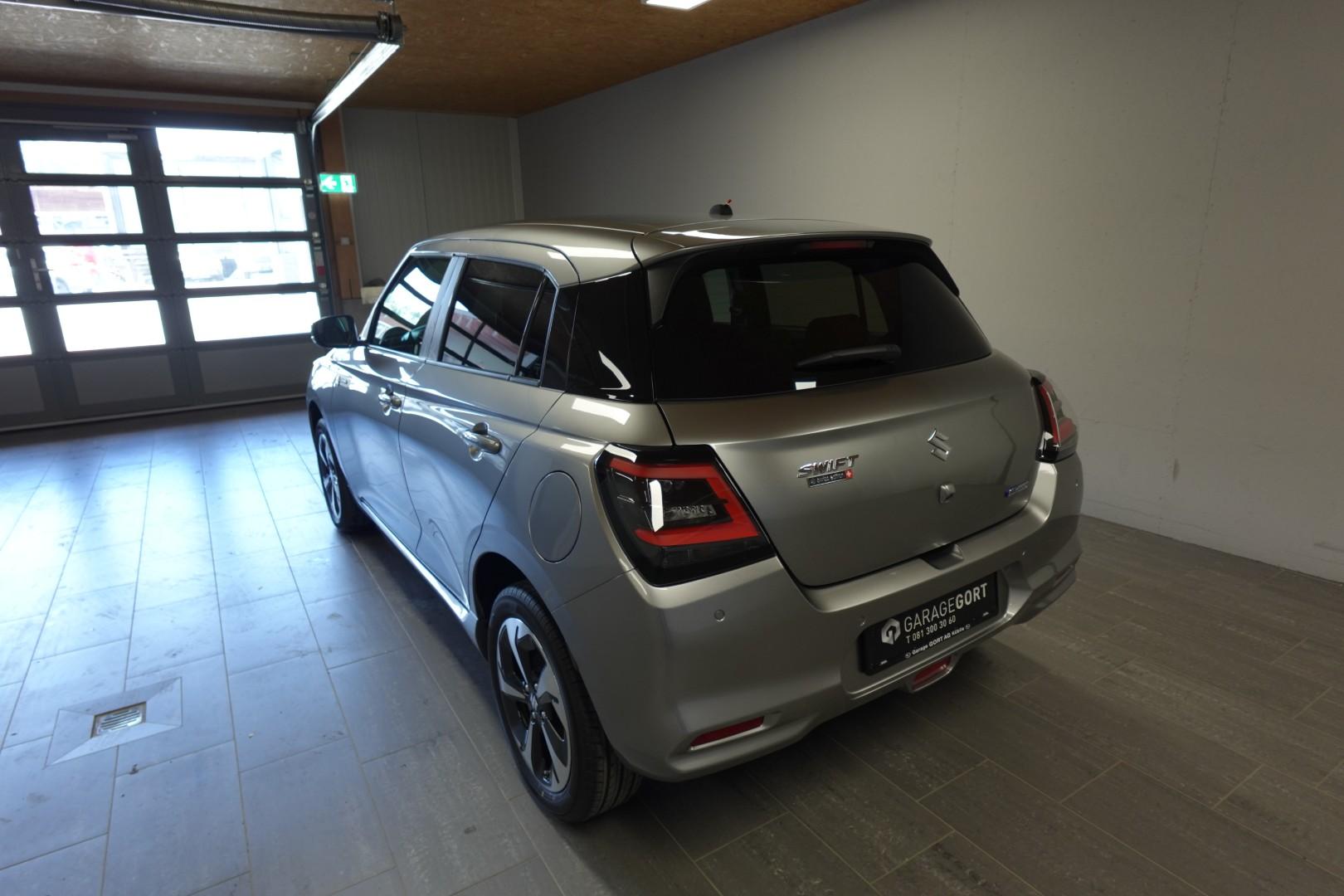 SUZUKI Swift 1.2 Sakura Top Hybrid 4x4-image-11