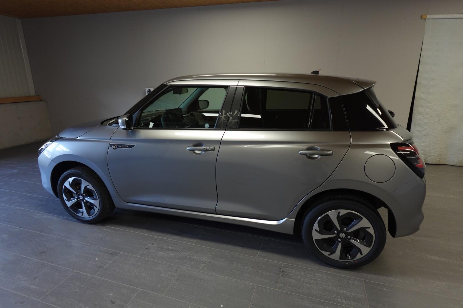 SUZUKI Swift 1.2 Sakura Top Hybrid 4x4-image-14