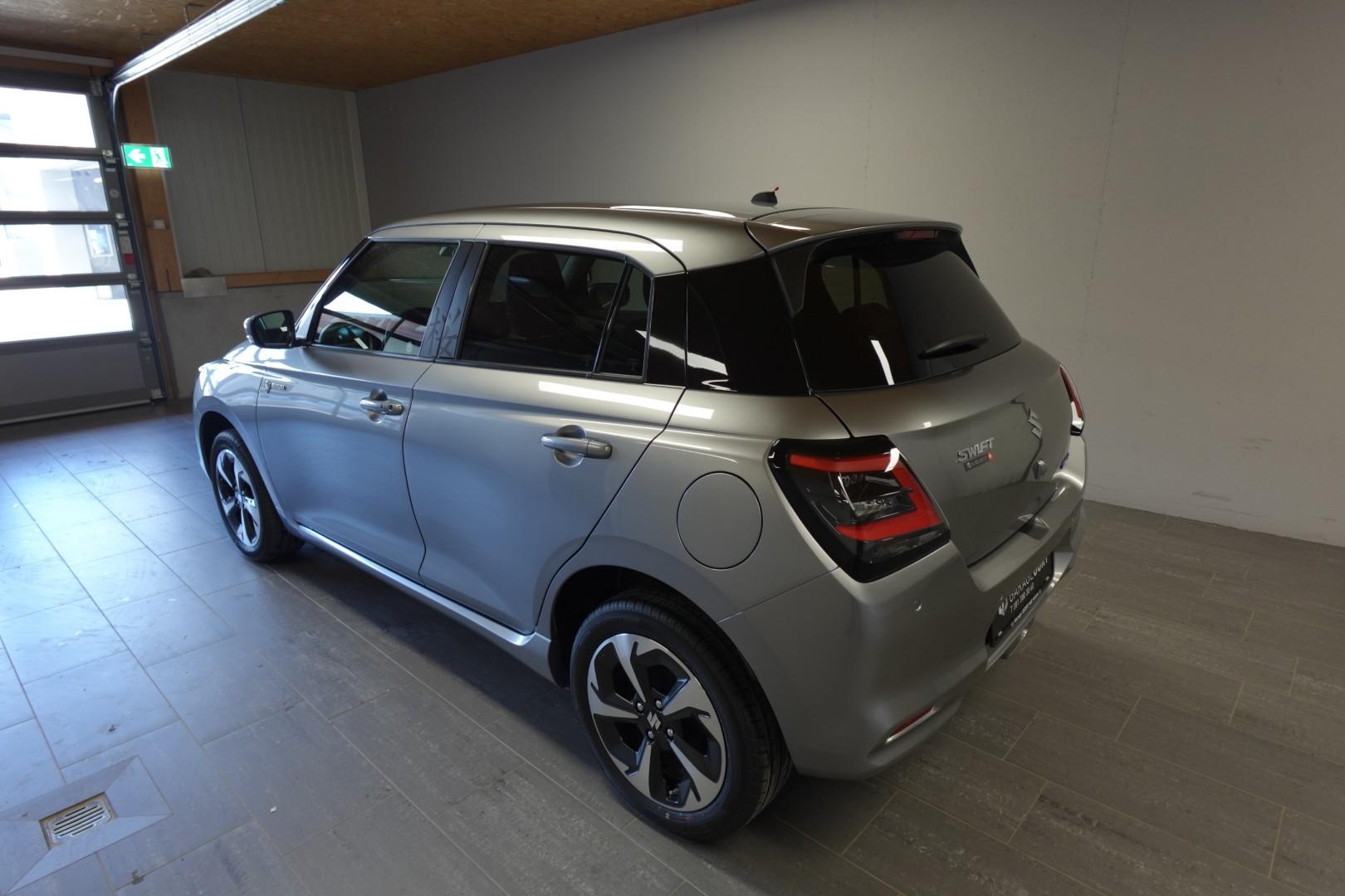 SUZUKI Swift 1.2 Sakura Top Hybrid 4x4-image-12