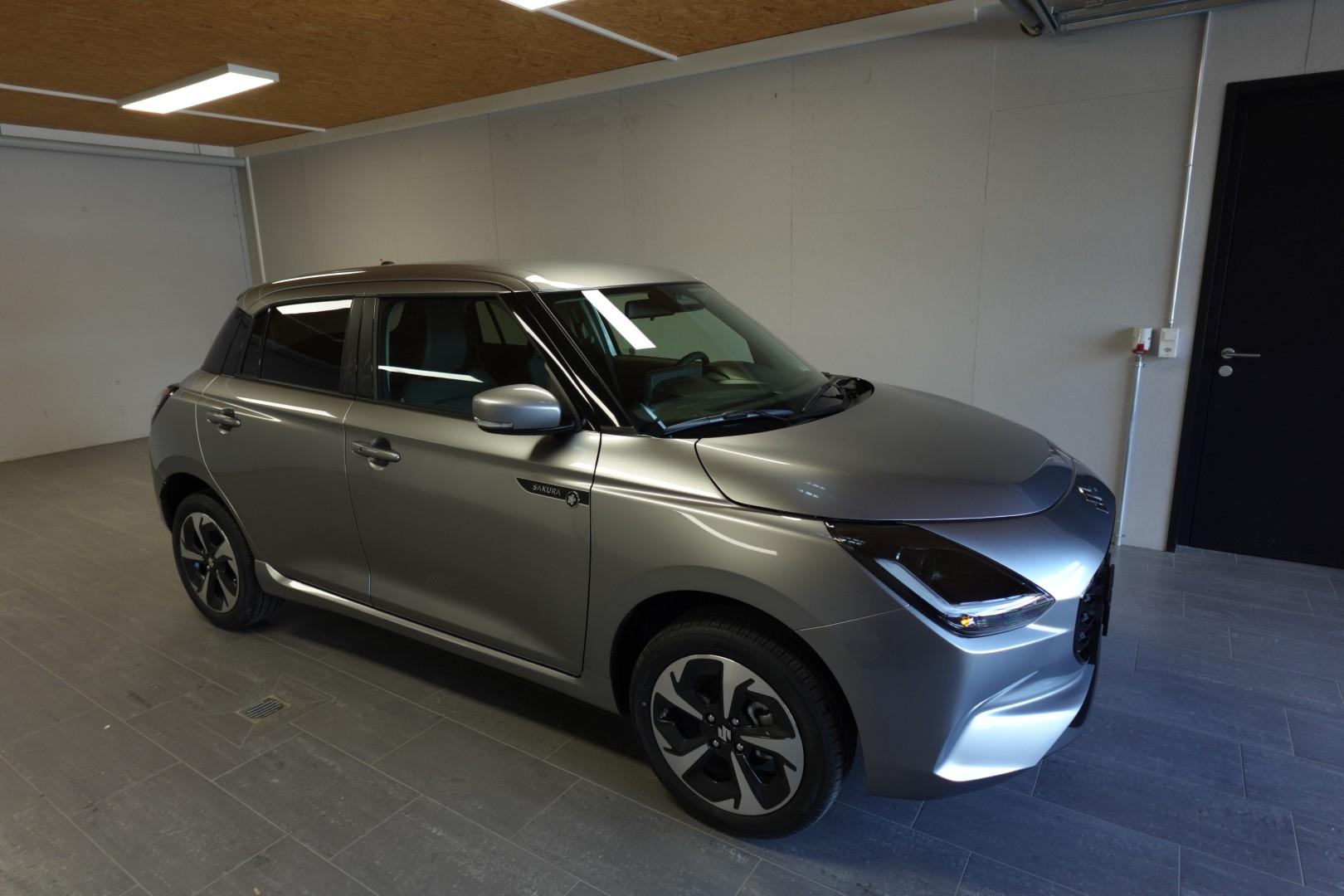 SUZUKI Swift 1.2 Sakura Top Hybrid 4x4-image-3