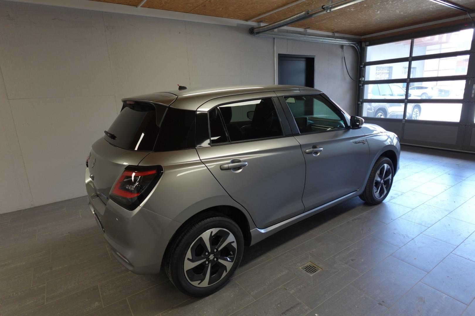 SUZUKI Swift 1.2 Sakura Top Hybrid 4x4-image-8