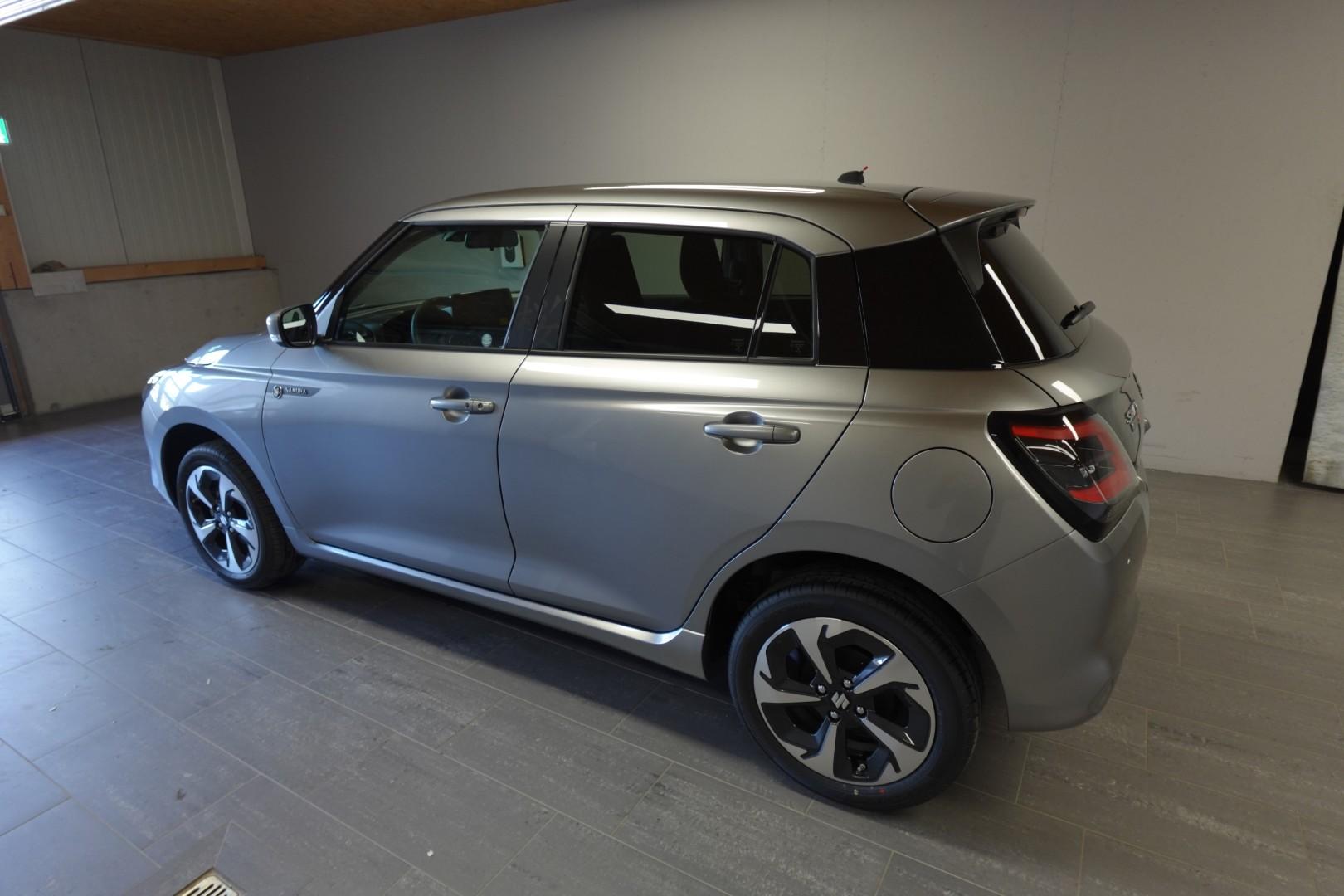 SUZUKI Swift 1.2 Sakura Top Hybrid 4x4-image-13