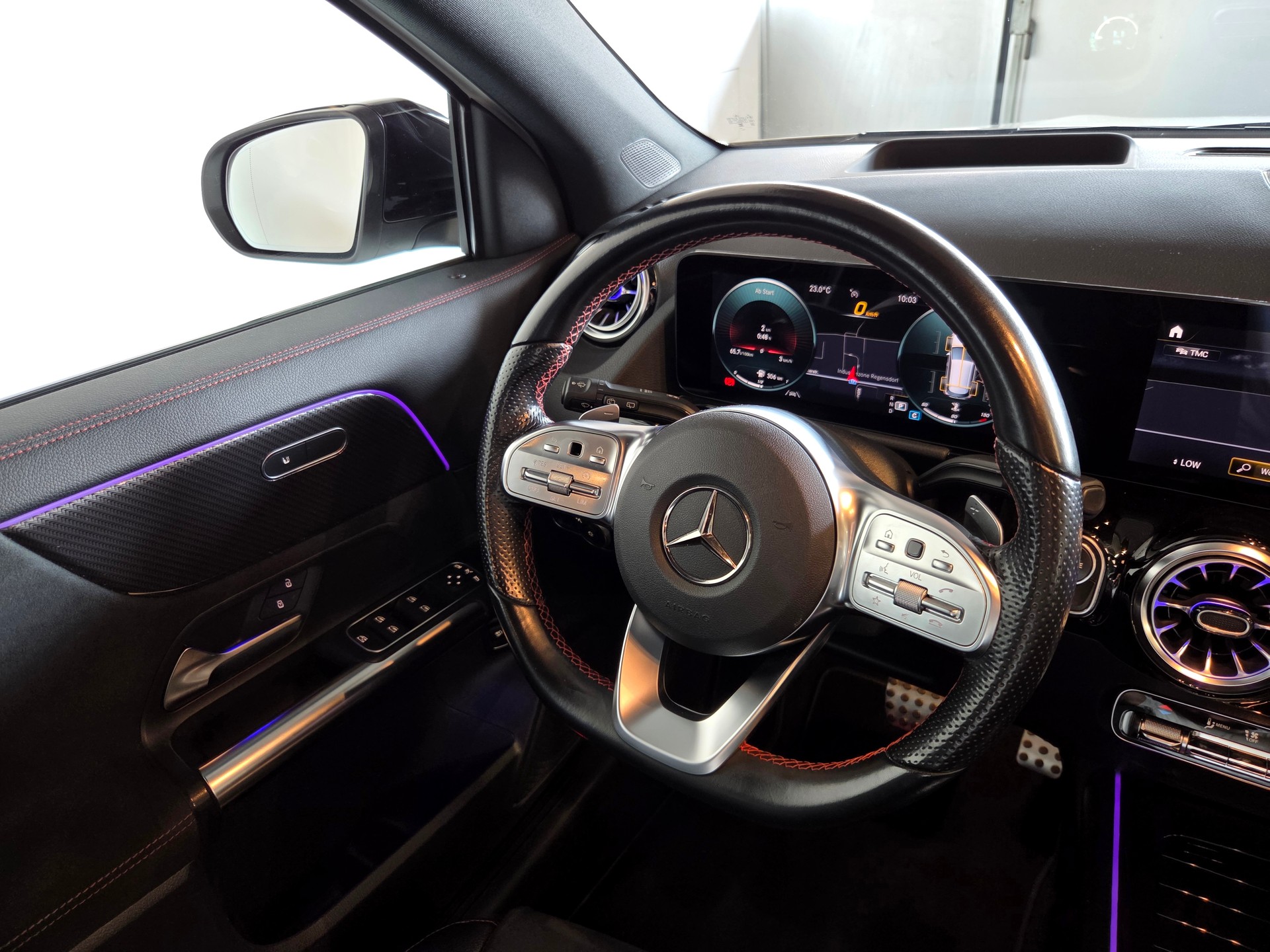 MERCEDES-BENZ GLA 250-image-16