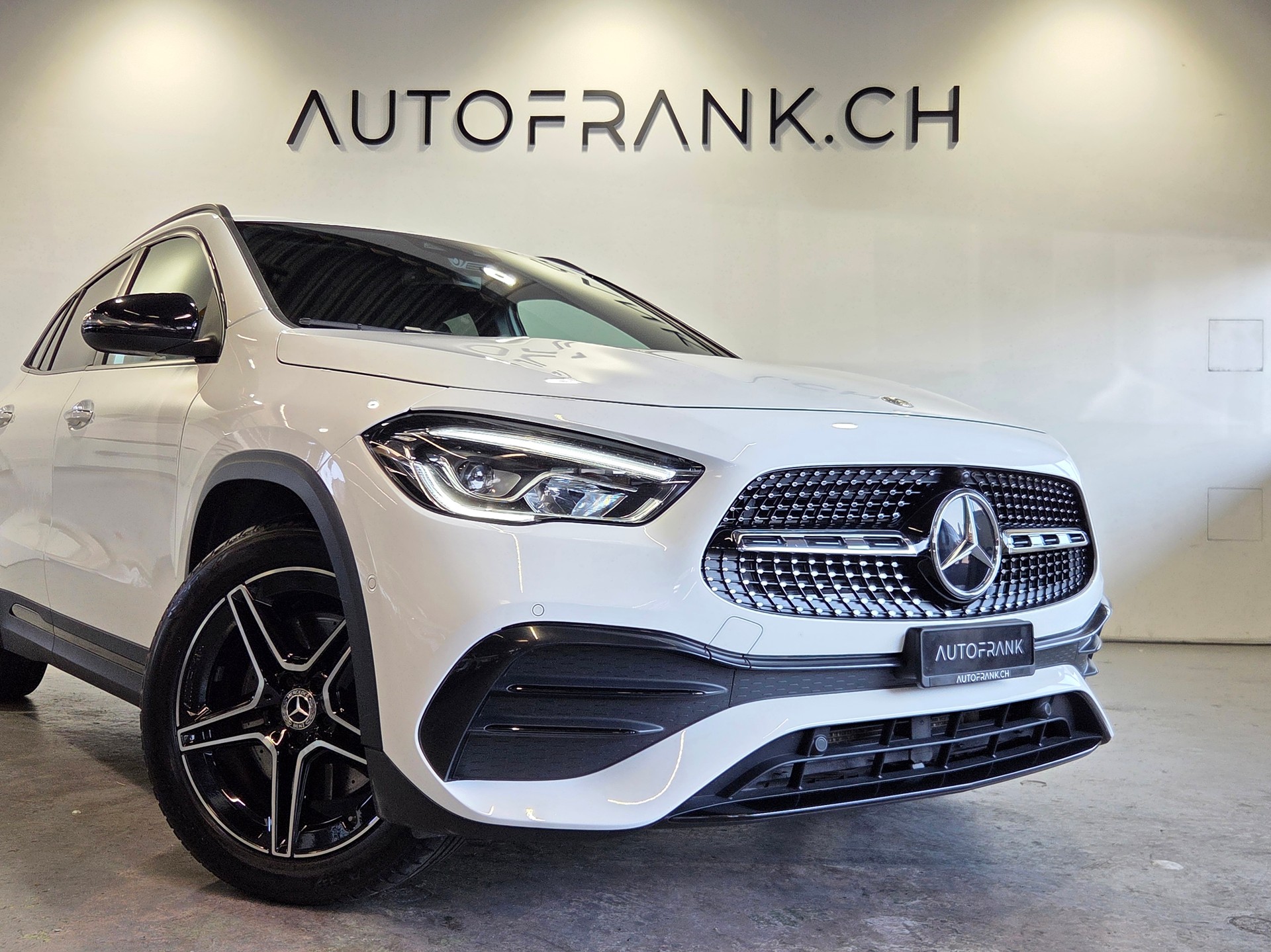 MERCEDES-BENZ GLA 250-image-9
