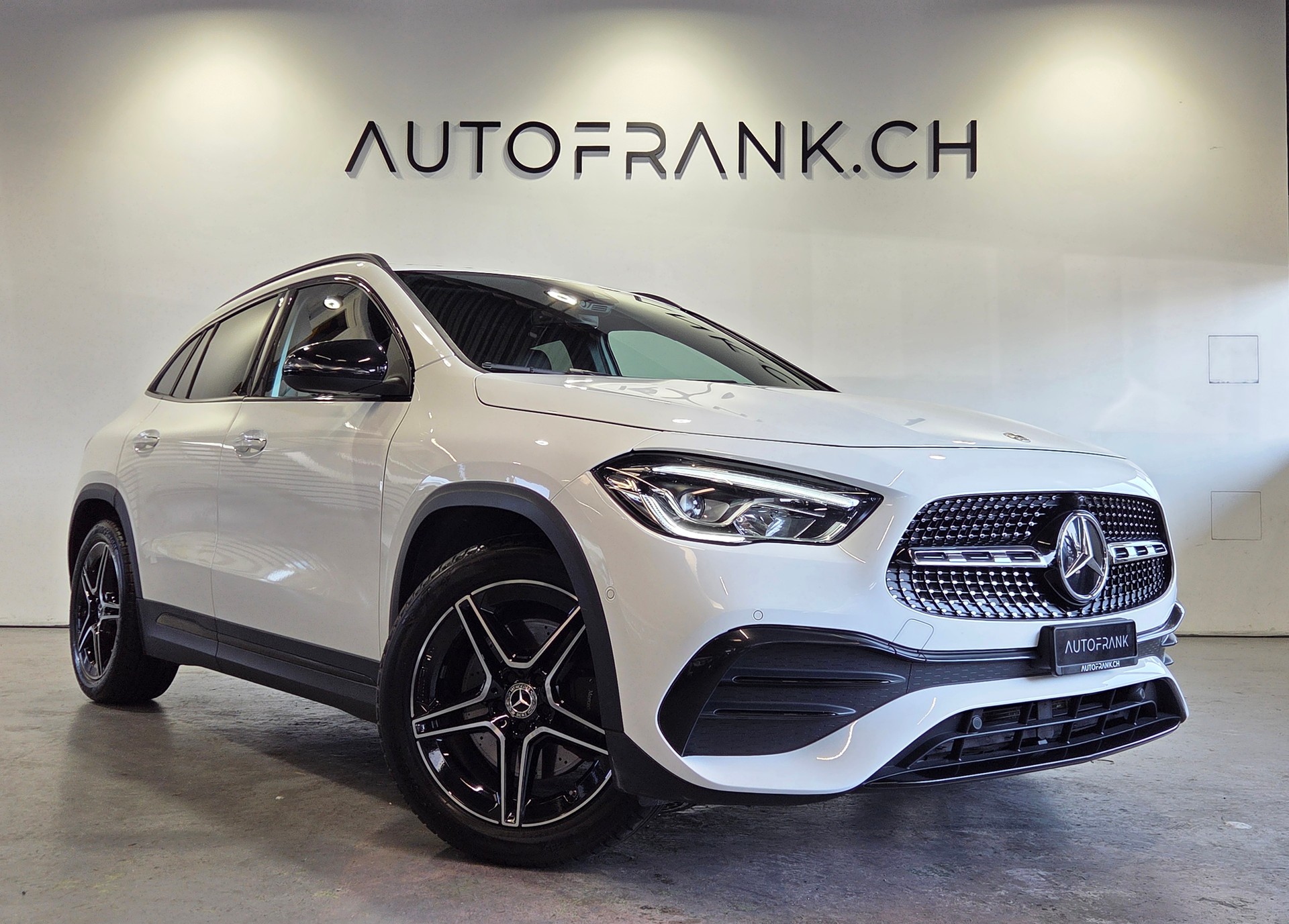 MERCEDES-BENZ GLA 250-image-18