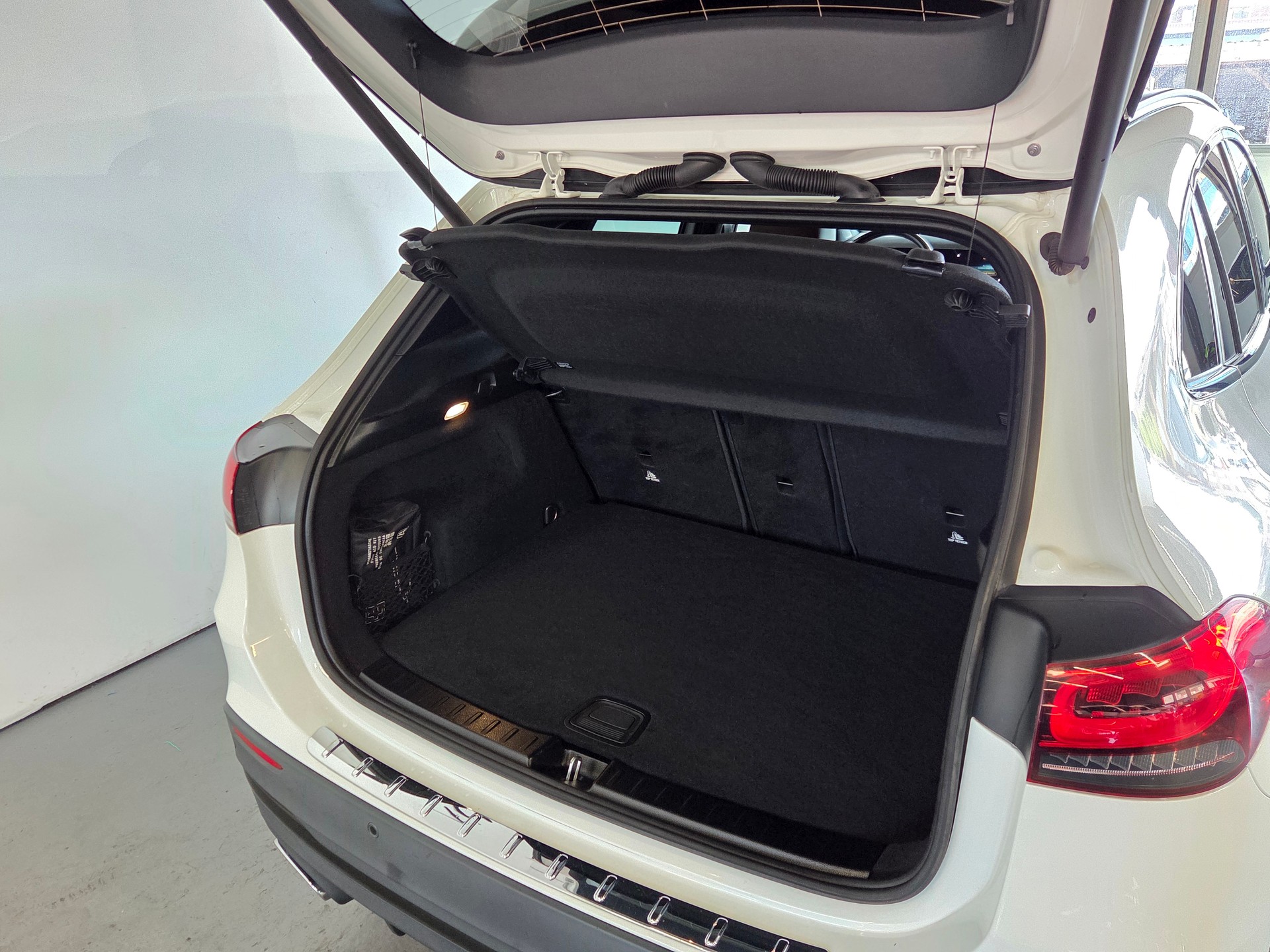 MERCEDES-BENZ GLA 250-image-19