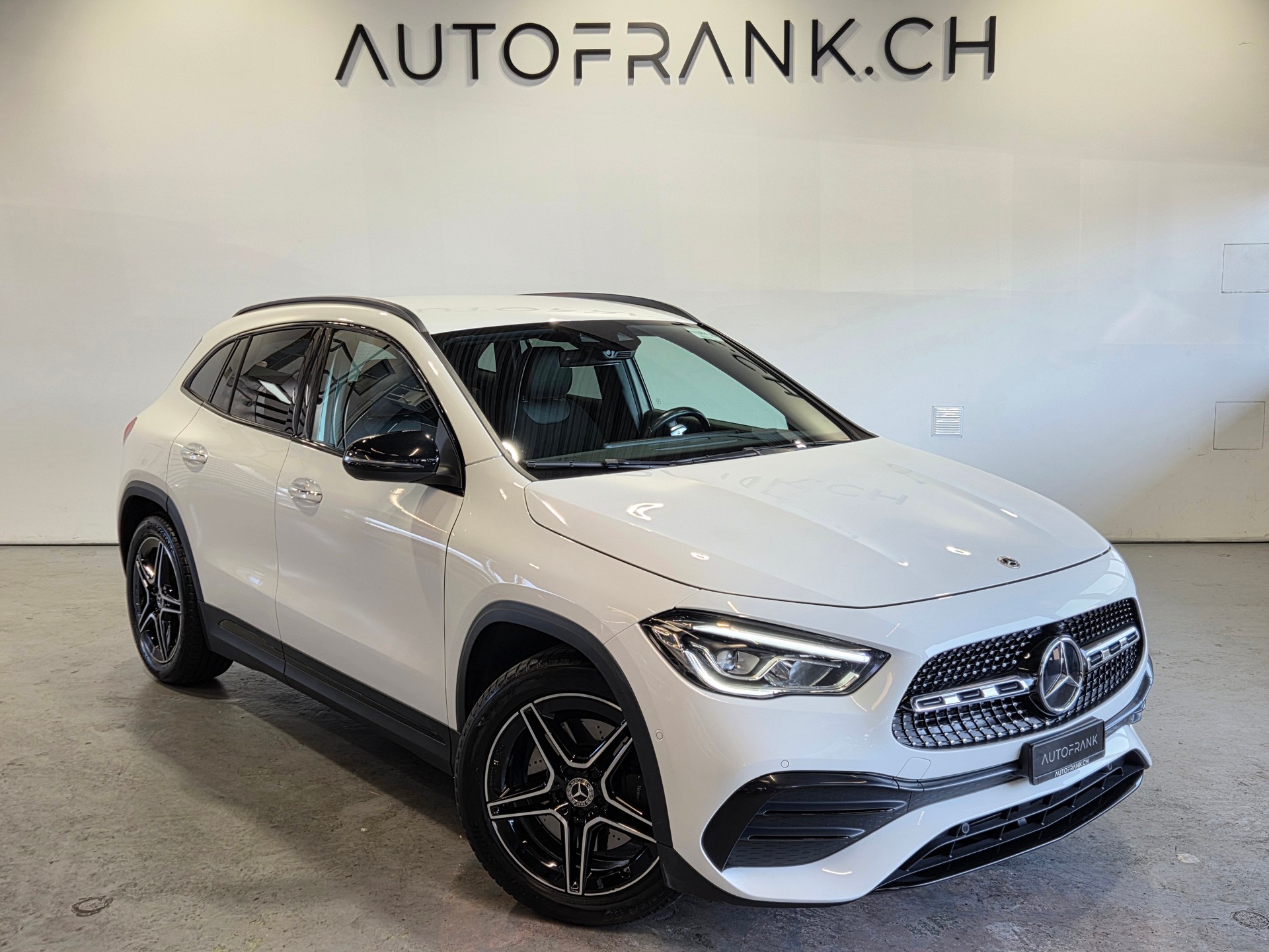 MERCEDES-BENZ GLA 250-image-14