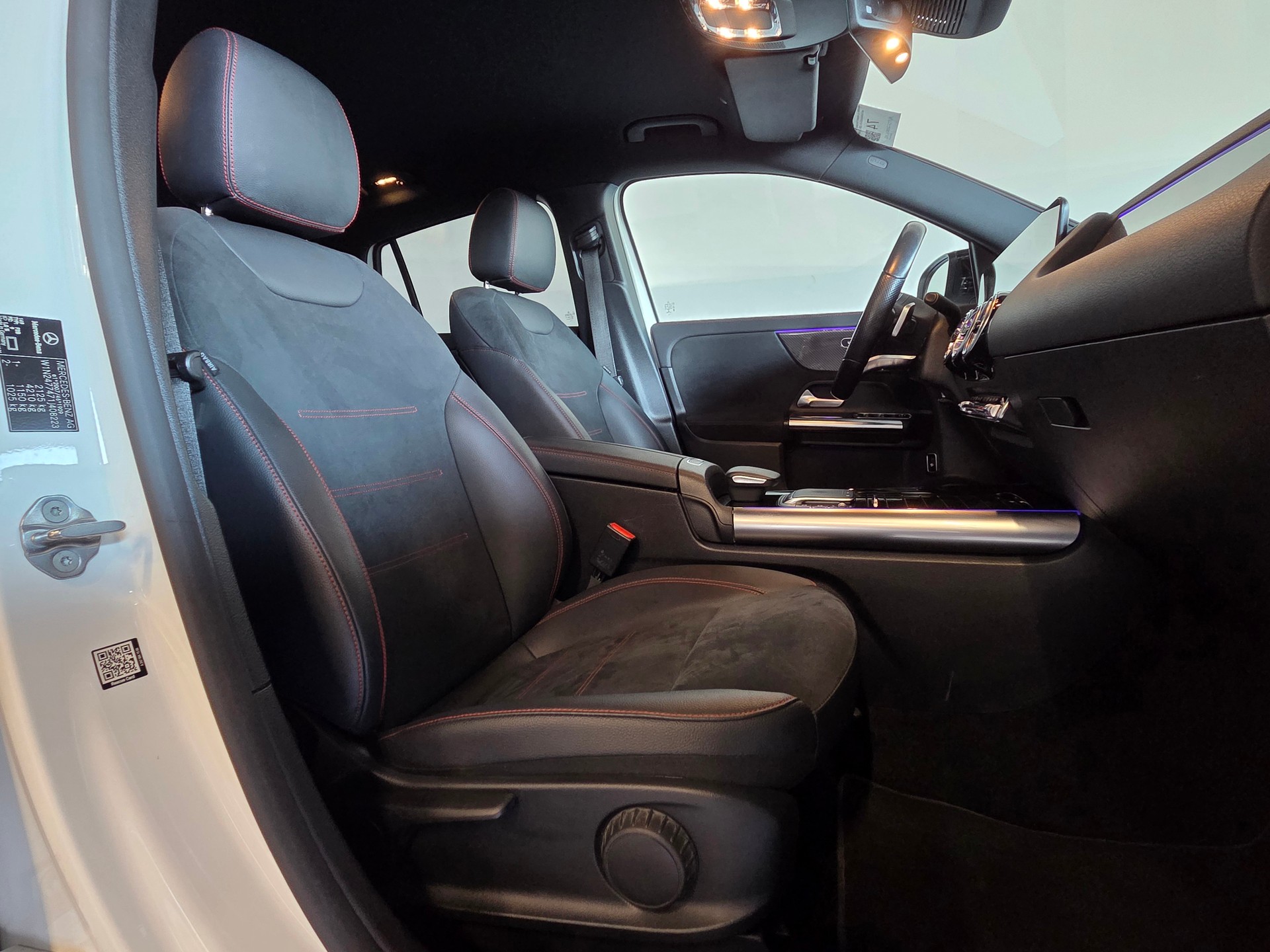 MERCEDES-BENZ GLA 250-image-4