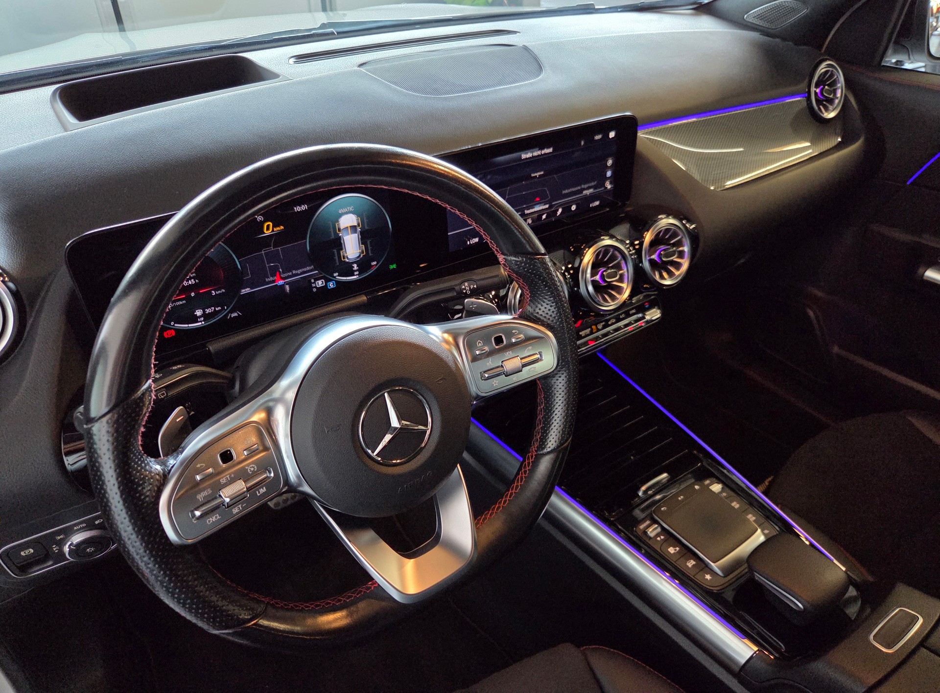 MERCEDES-BENZ GLA 250-image-11