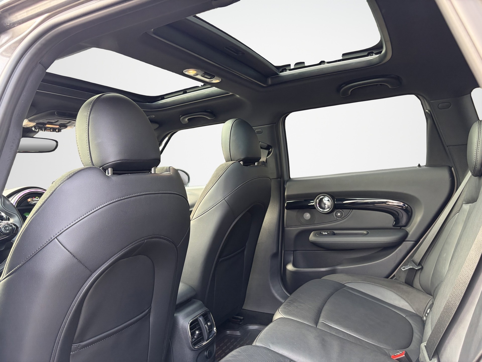 MINI Clubman Cooper S ALL4 Steptronic-image-12