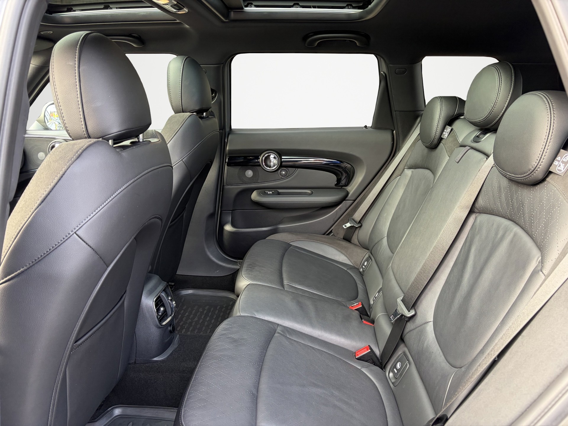 MINI Clubman Cooper S ALL4 Steptronic-image-11