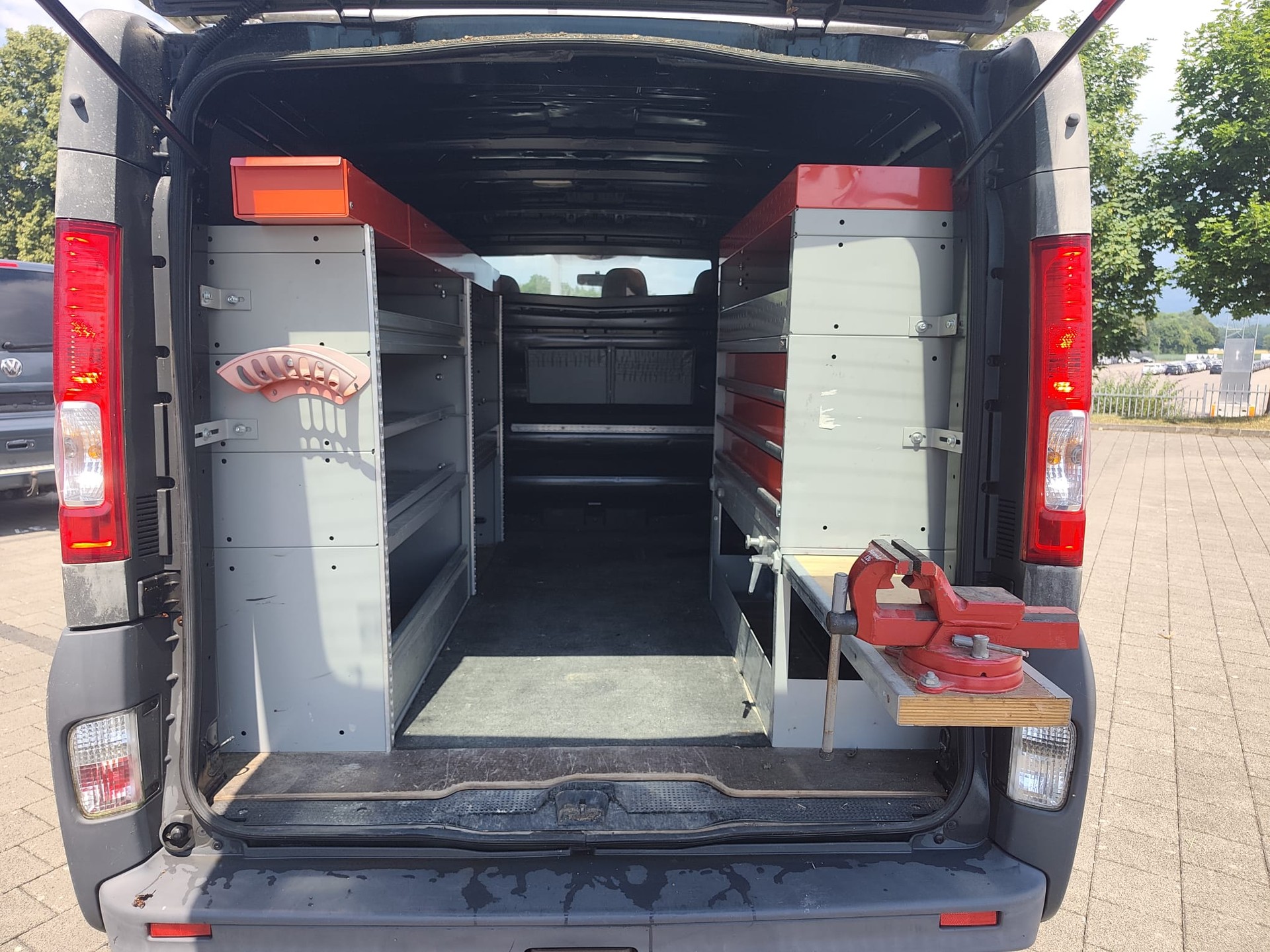 RENAULT Trafic 2.0 dCi 90 2.7t L1H1-image-7