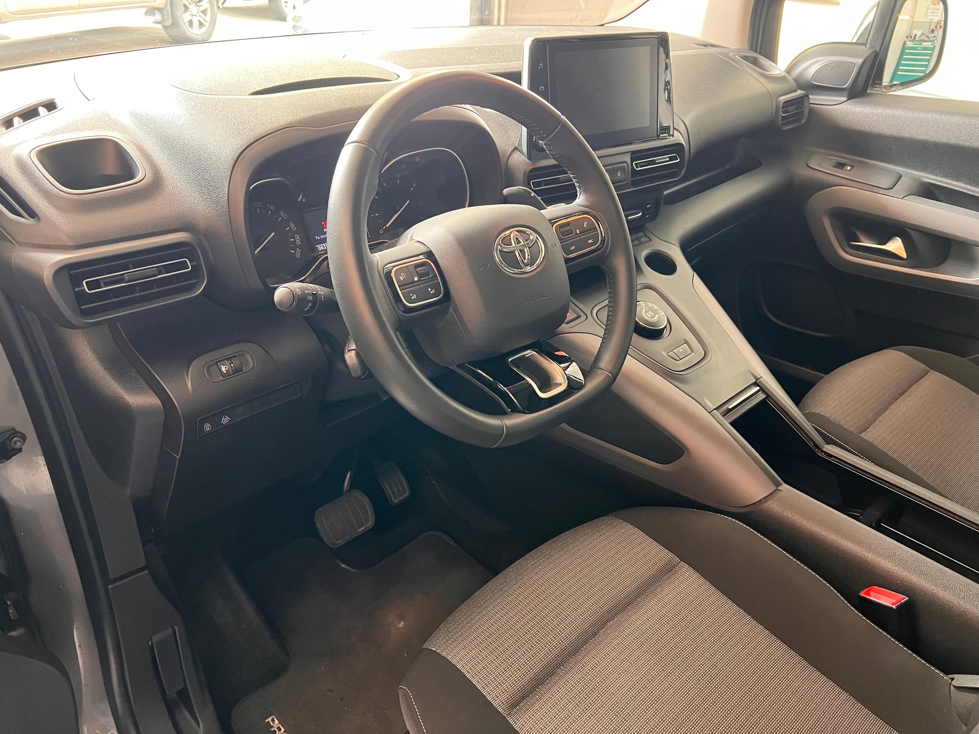 TOYOTA Proace City Verso L1 1.2 130 Trend-image-7