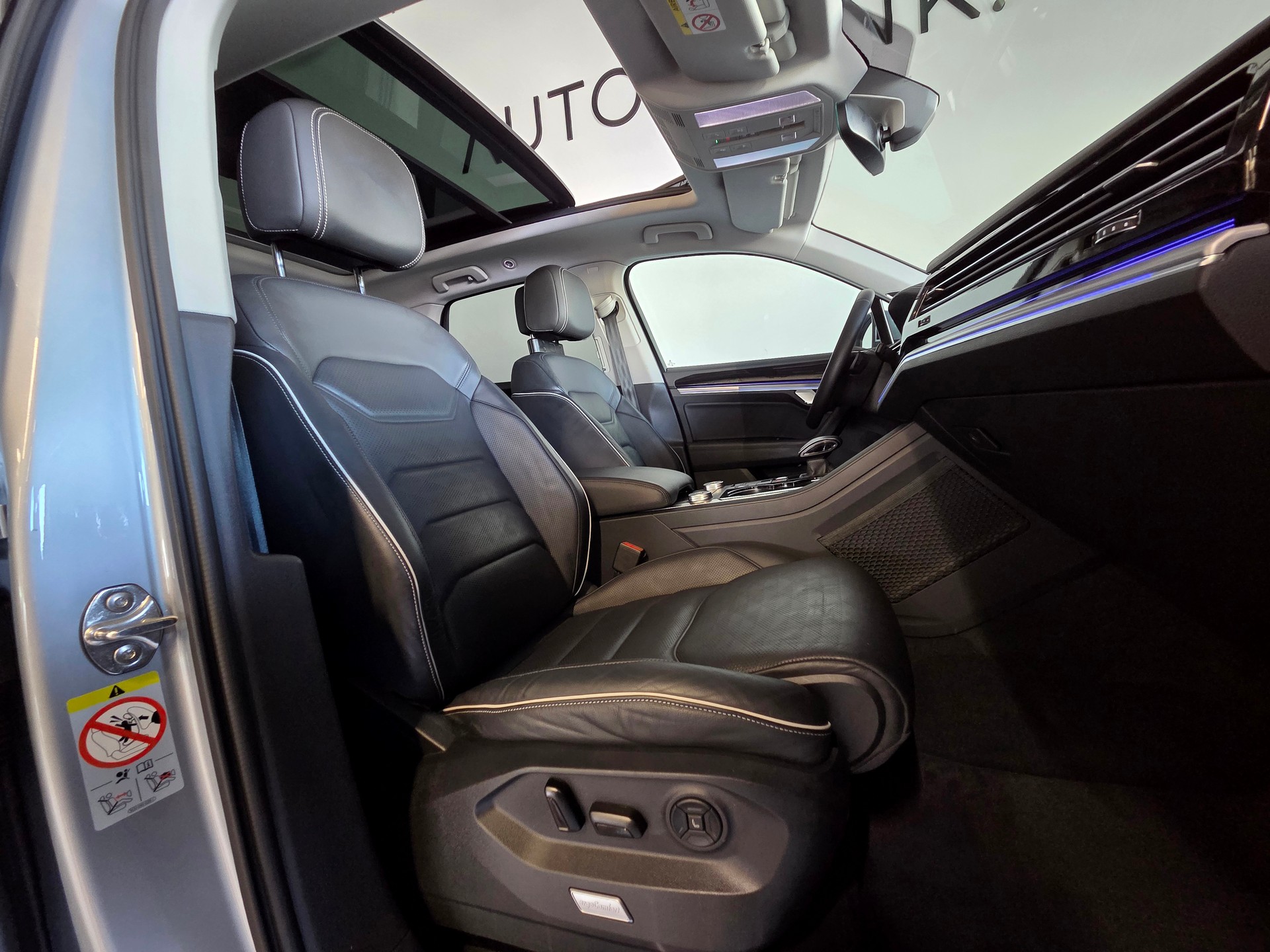 VW Touareg 3.0 V6 TDI 286 Elegance-image-4
