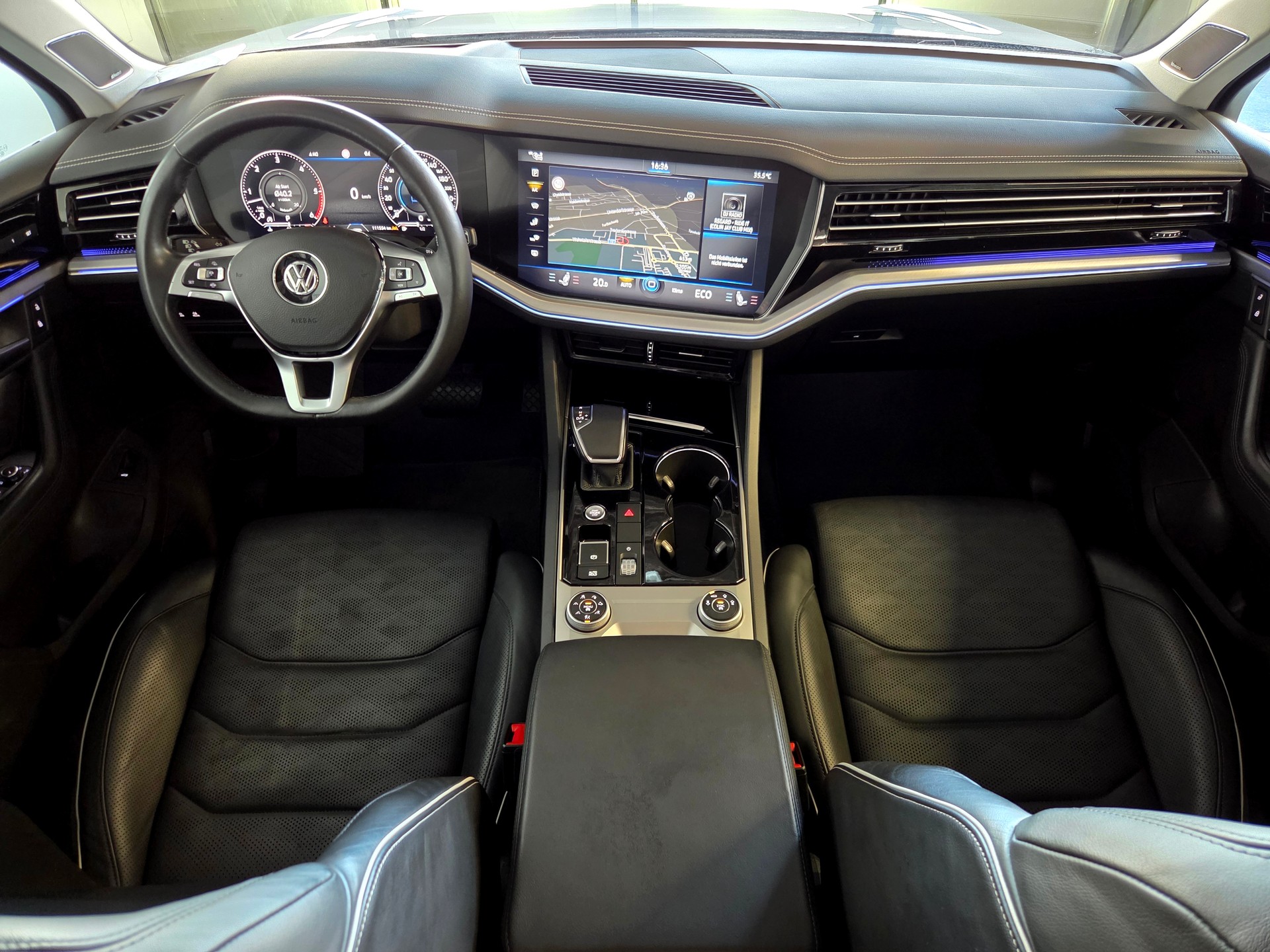 VW Touareg 3.0 V6 TDI 286 Elegance-image-6
