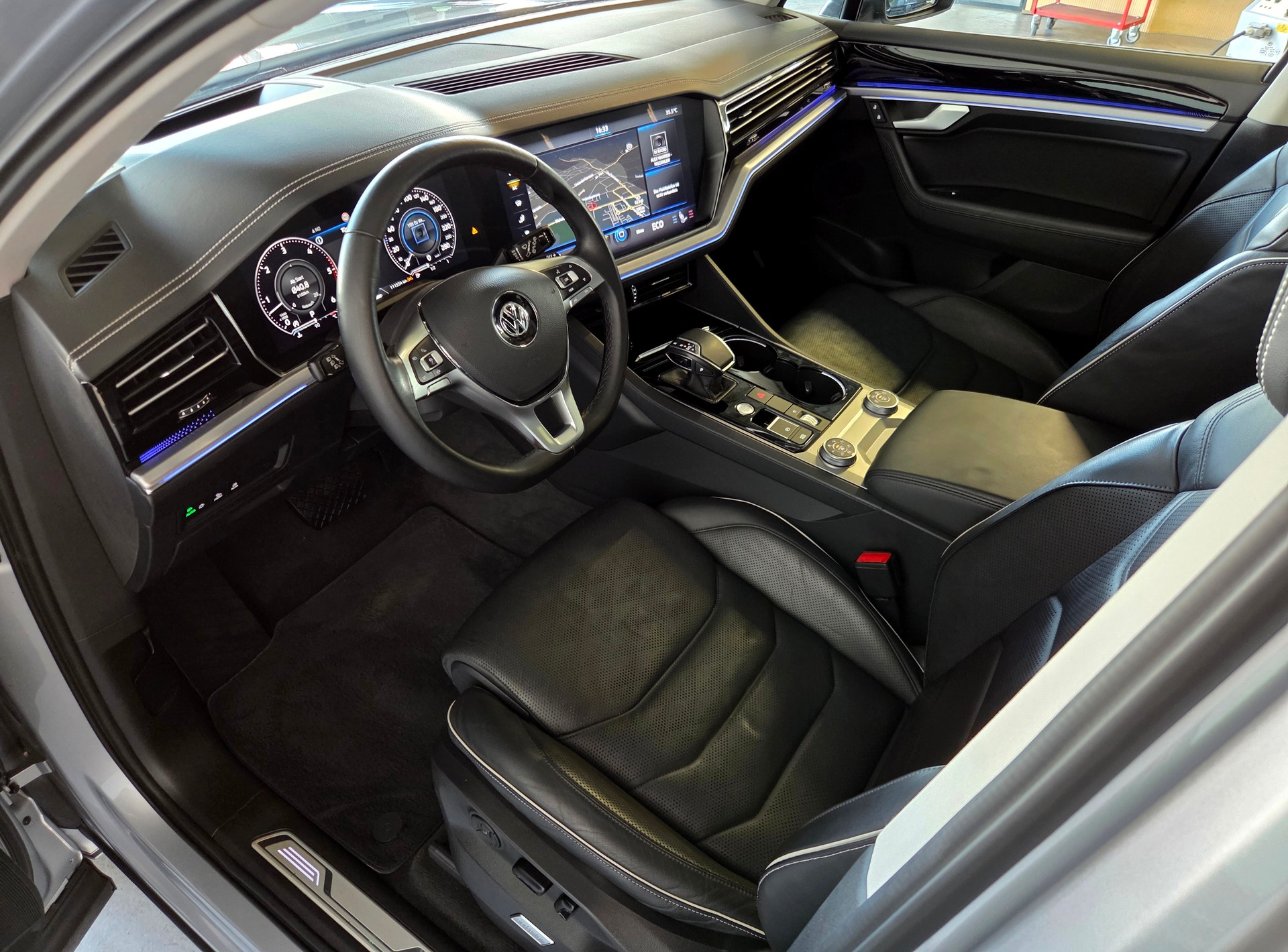 VW Touareg 3.0 V6 TDI 286 Elegance-image-3