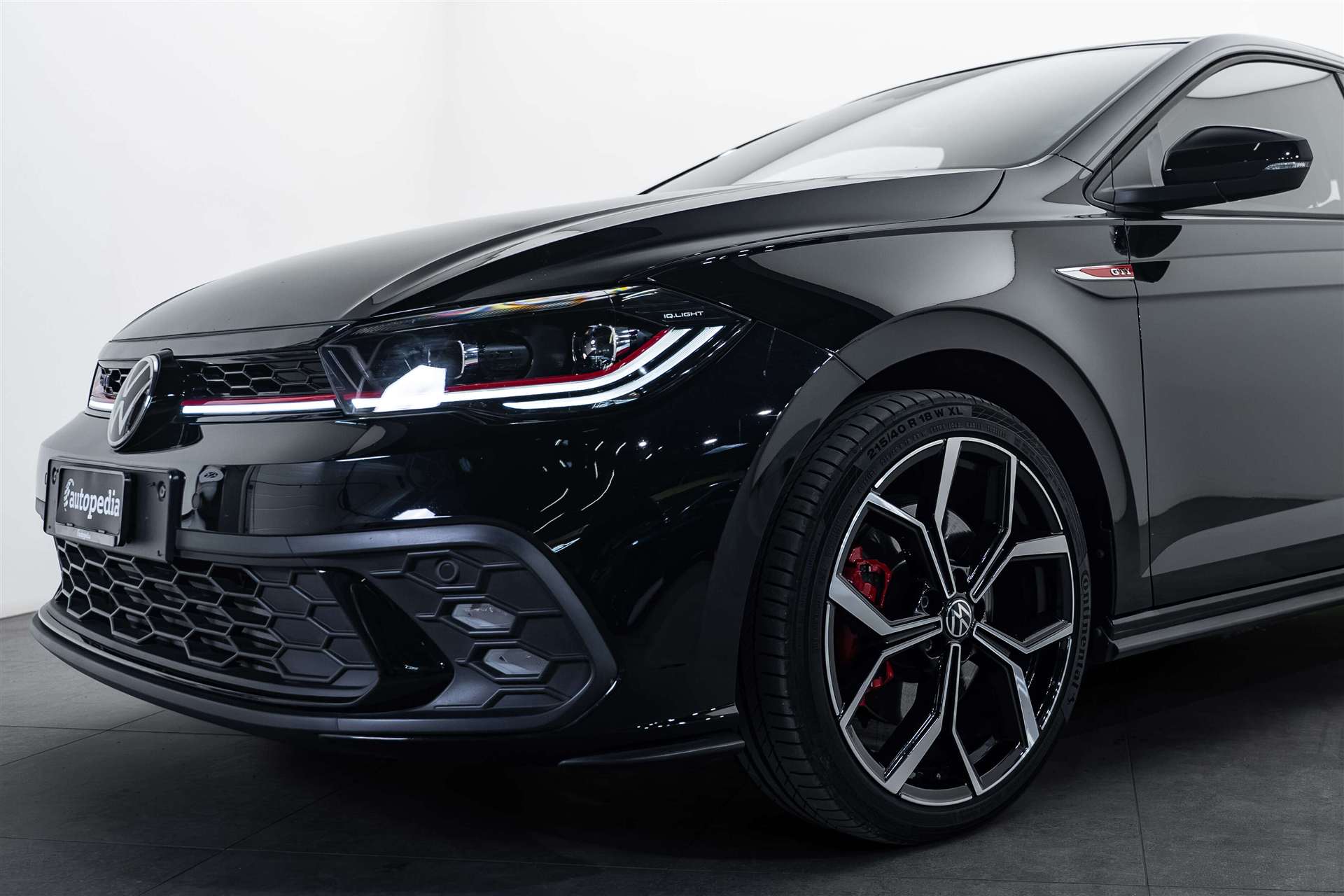VW Polo 2.0 TSI GTI DSG 207PS-showroom-element-1