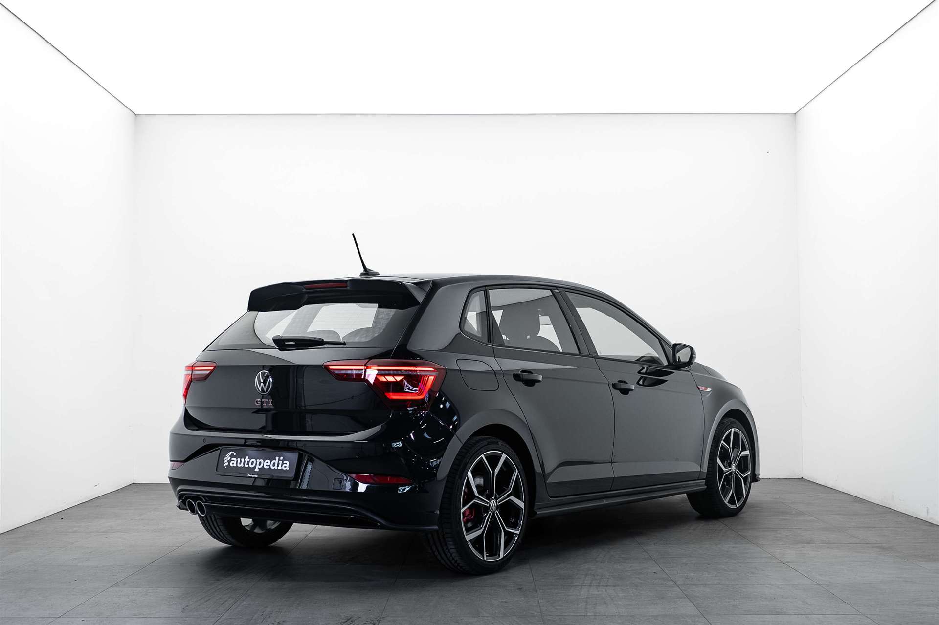 VW Polo 2.0 TSI GTI DSG 207PS-showroom-element-2
