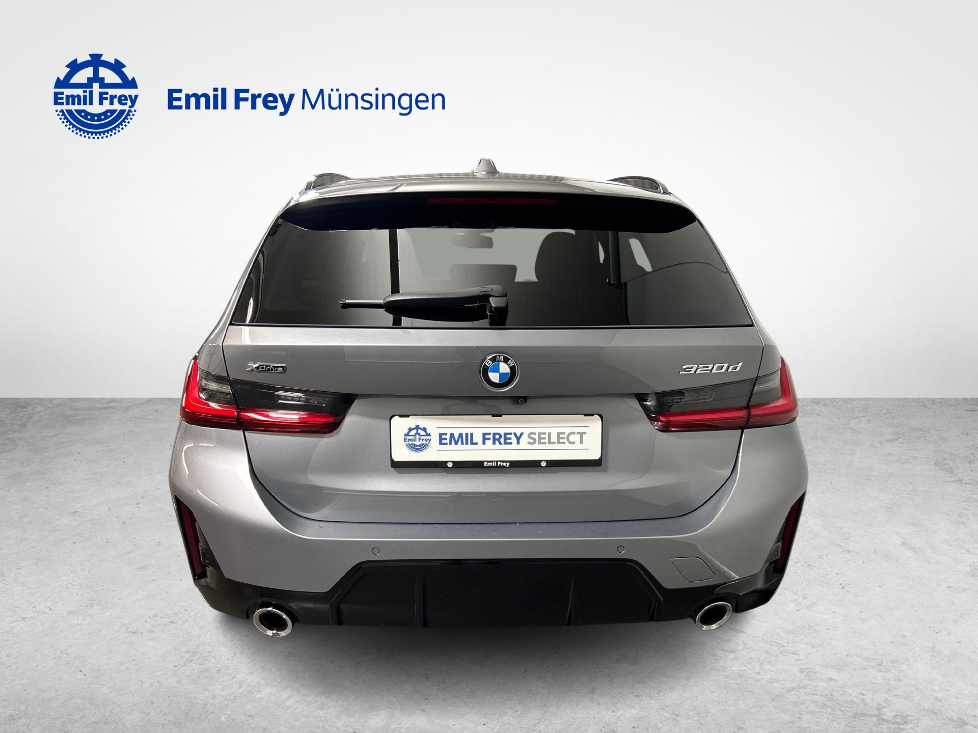 BMW 320d xDrive SAG Touring-image-12
