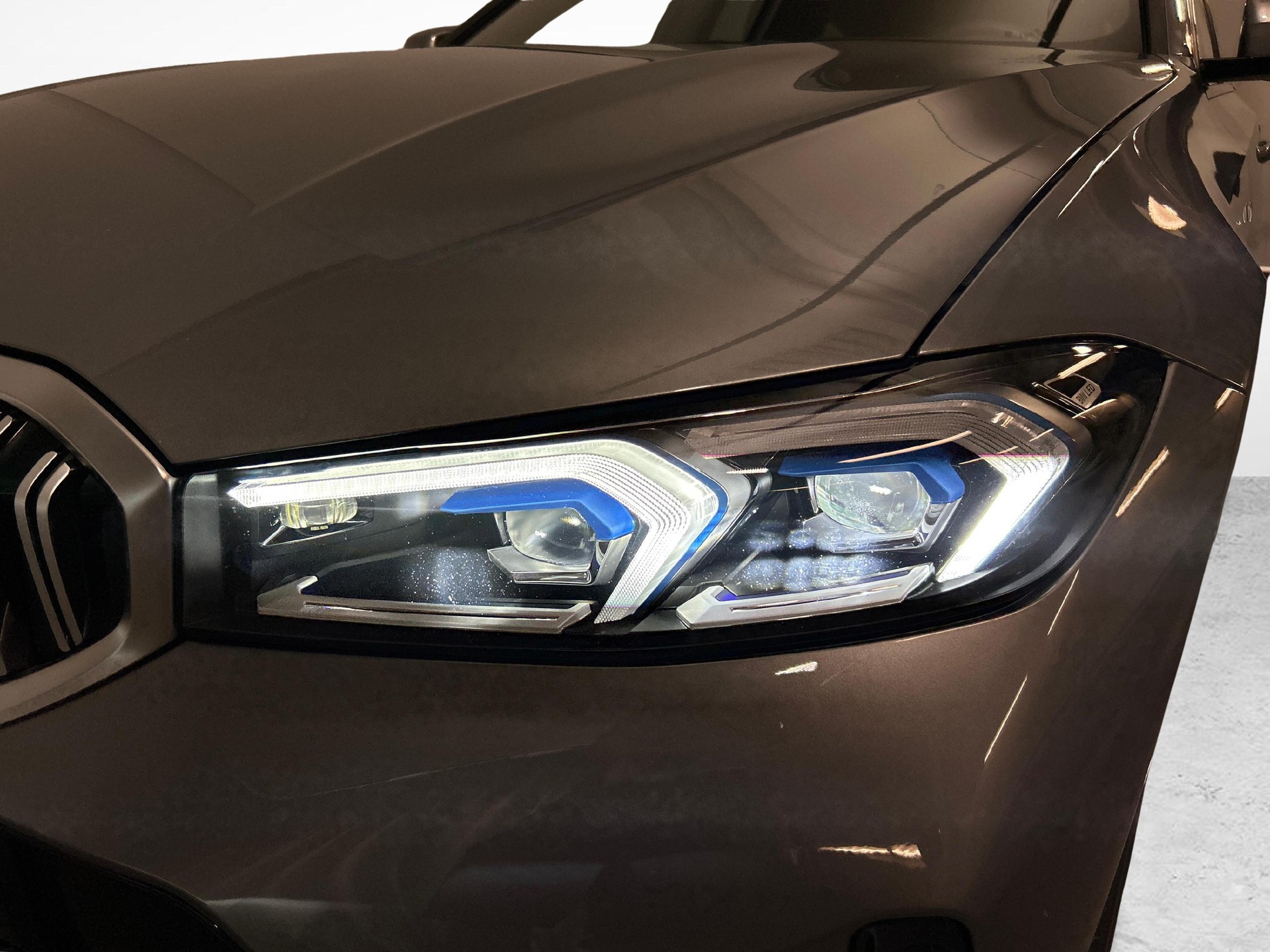 BMW 320d xDrive SAG Touring-image-14