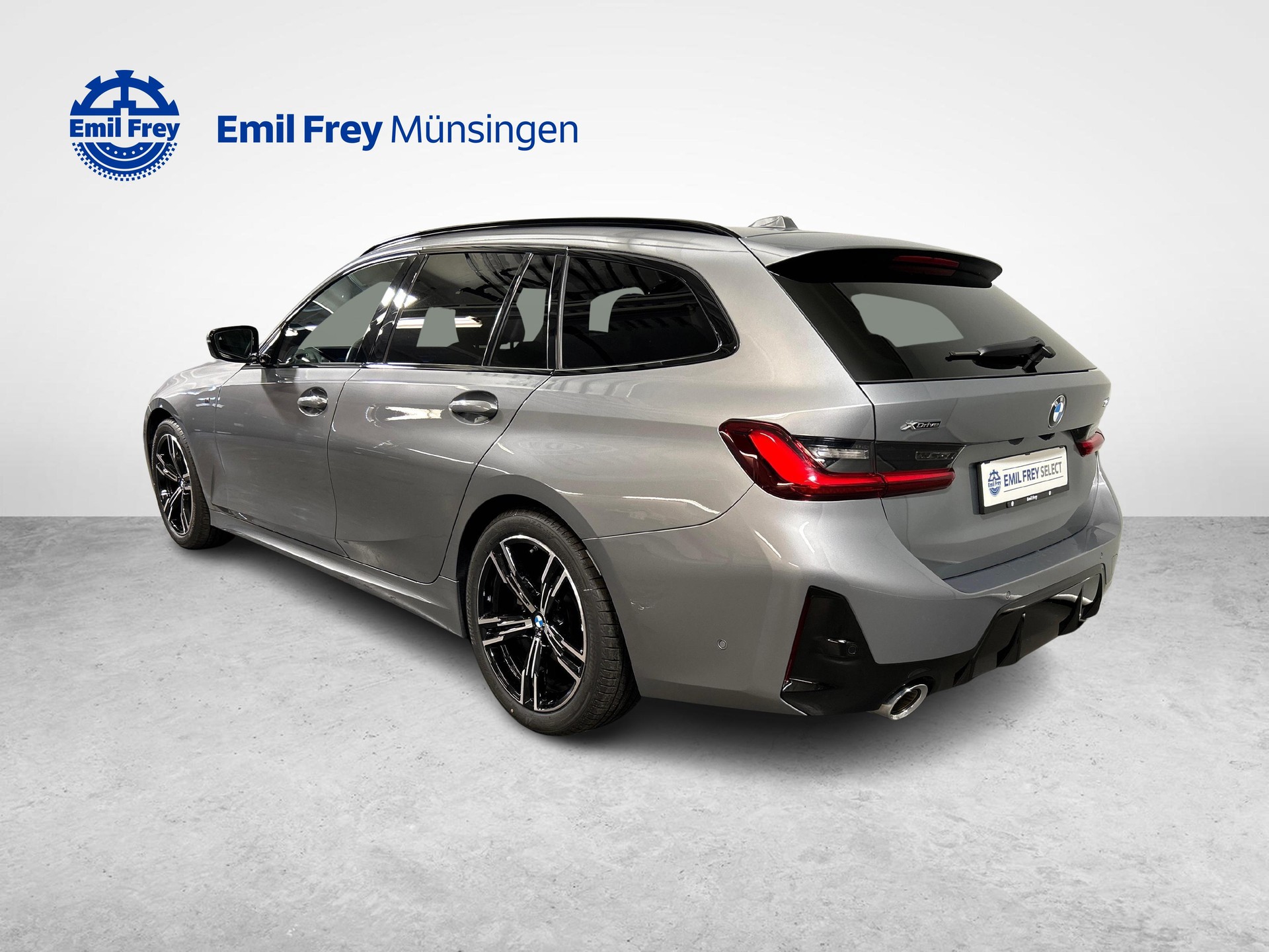 BMW 320d xDrive SAG Touring-image-9