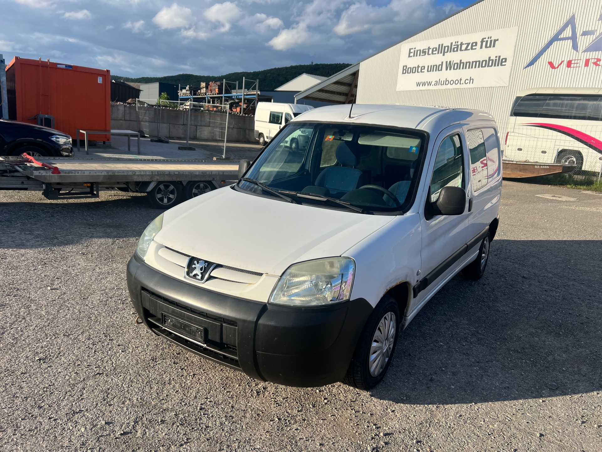 PEUGEOT Partner 2.0 HDI 190 C (SPE)-image-0