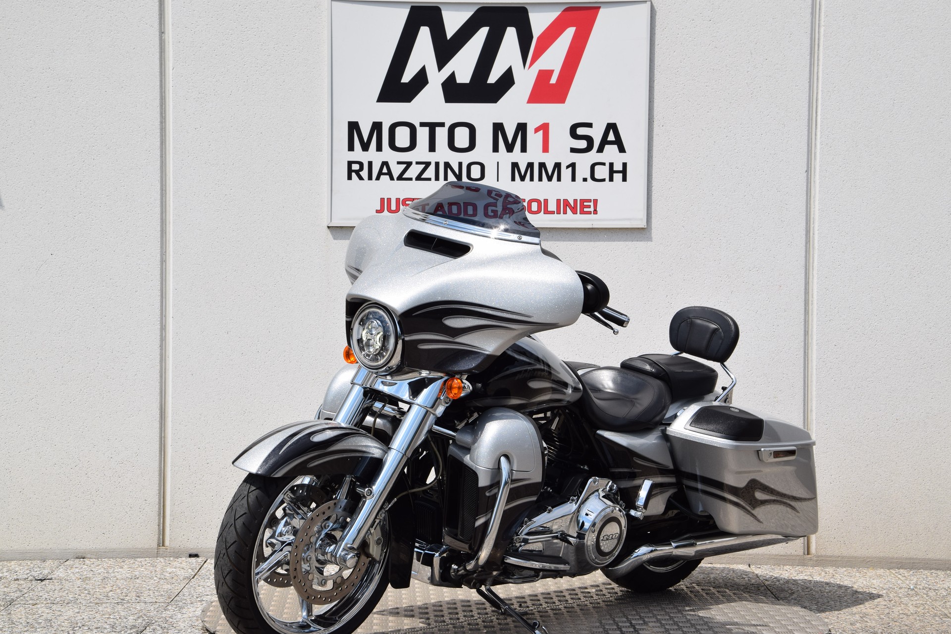 HARLEY-DAVIDSON FLHXSE Street Glide ABS CVO-image-4