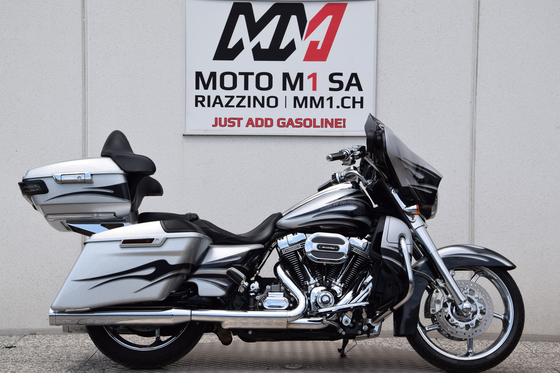HARLEY-DAVIDSON FLHXSE Street Glide ABS CVO