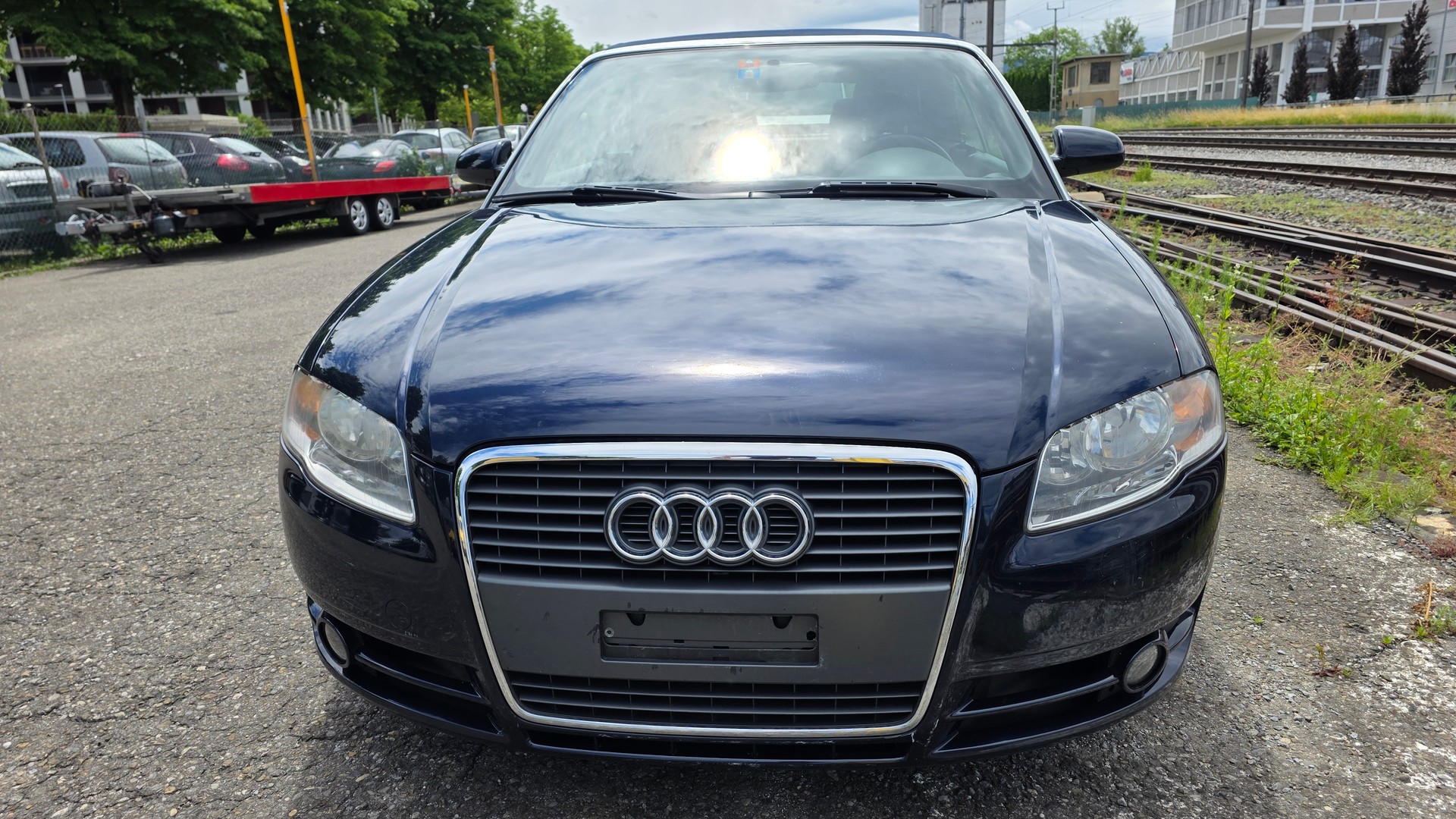 AUDI A4 Cabriolet 2.0T FSI multitronic-image-1