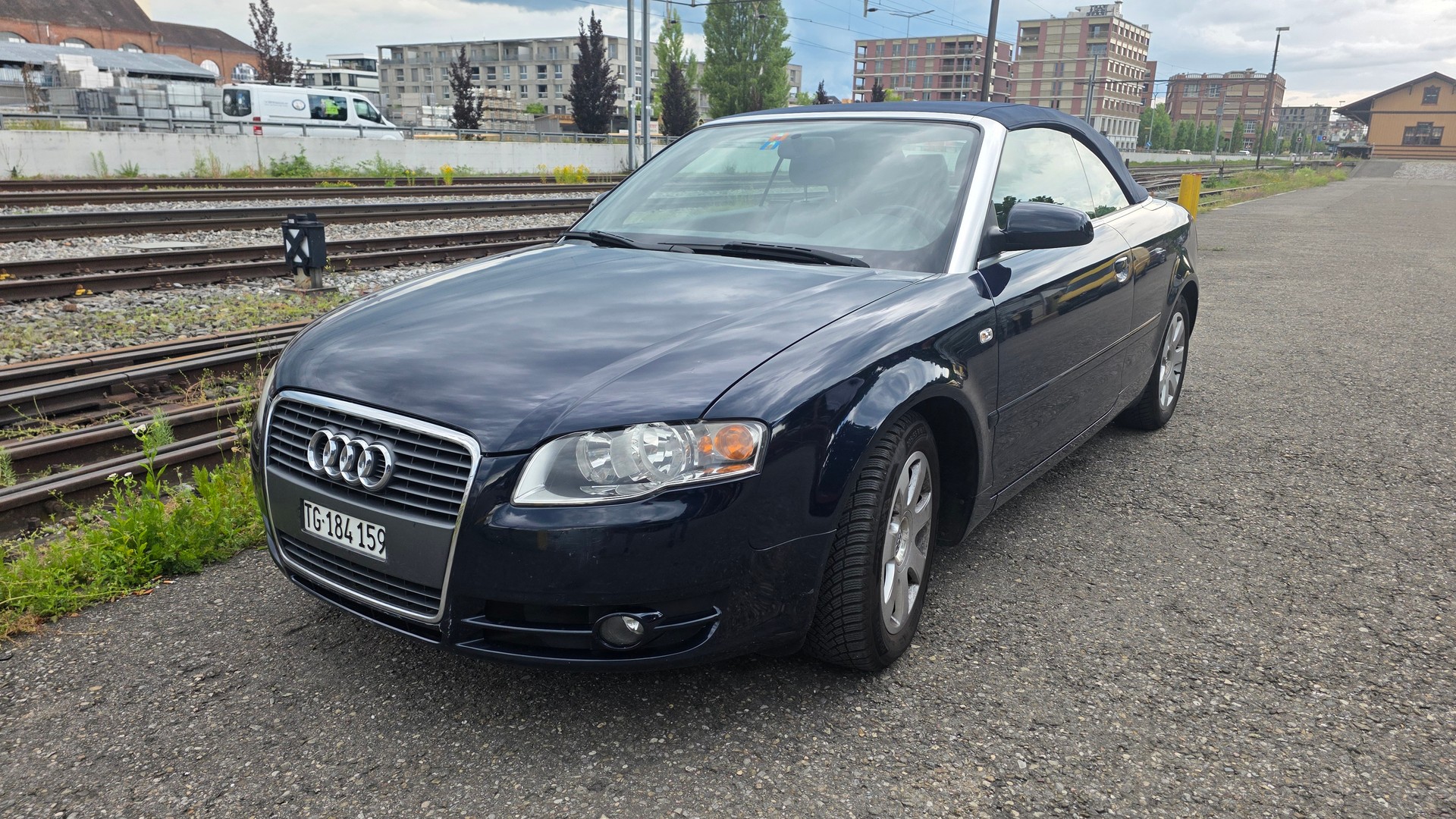 AUDI A4 Cabriolet 2.0T FSI multitronic-image-0