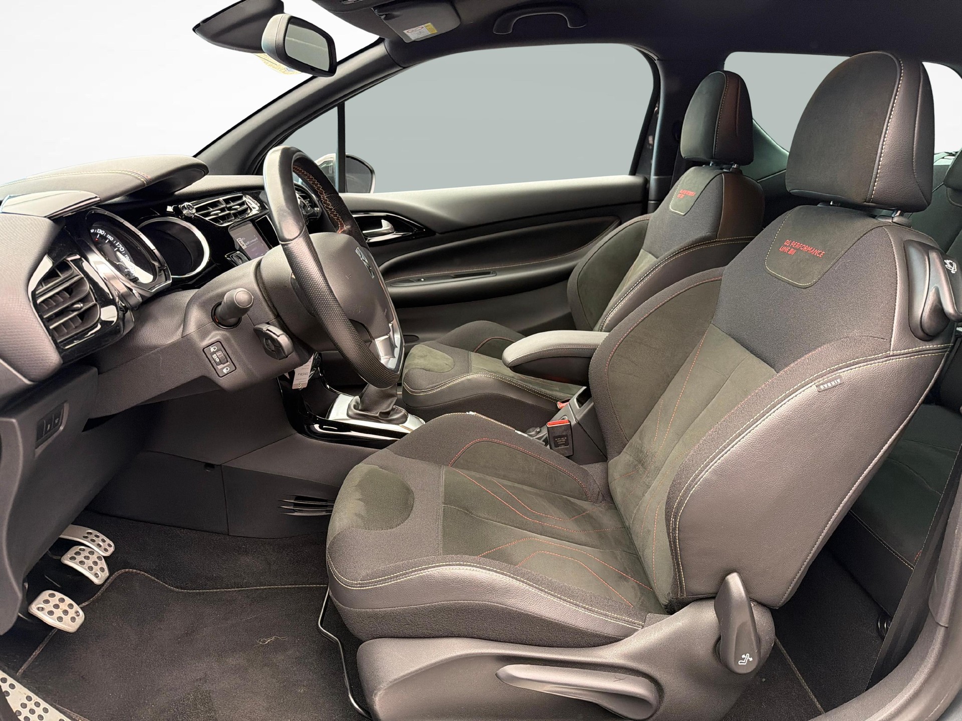 DS AUTOMOBILES 3 1.2 PureTech Performance Line-image-9